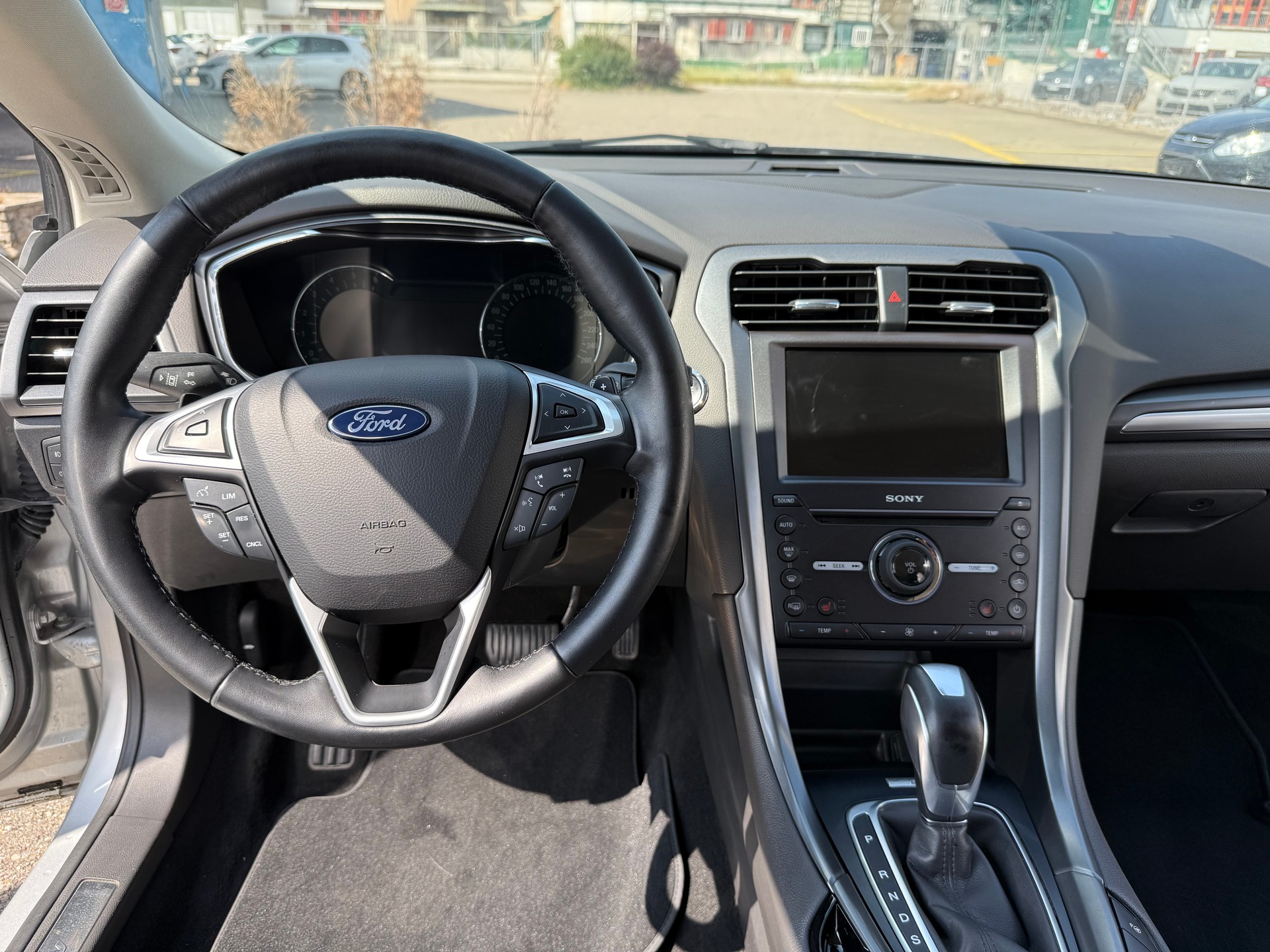 FORD Mondeo 2.0 TDCi Titanium AWD PowerShift-image-2