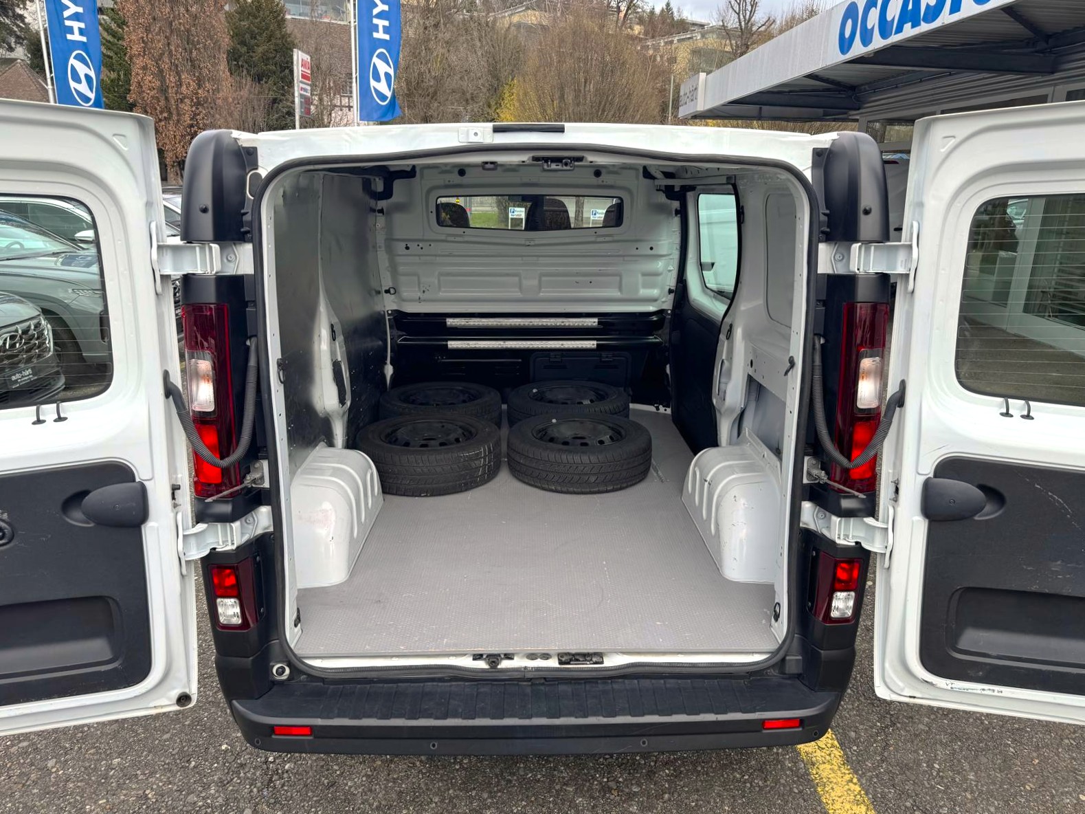 RENAULT Trafic Ene dCi120 2.0 Bus L1H1-image-15
