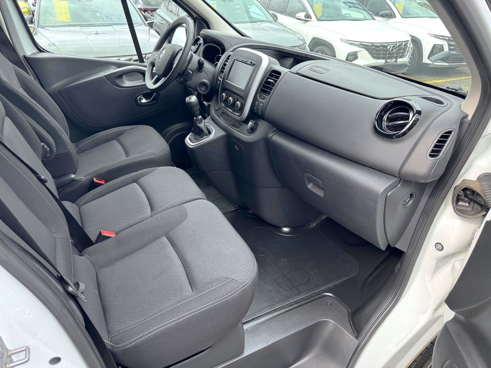 RENAULT Trafic Ene dCi120 2.0 Bus L1H1-image-5