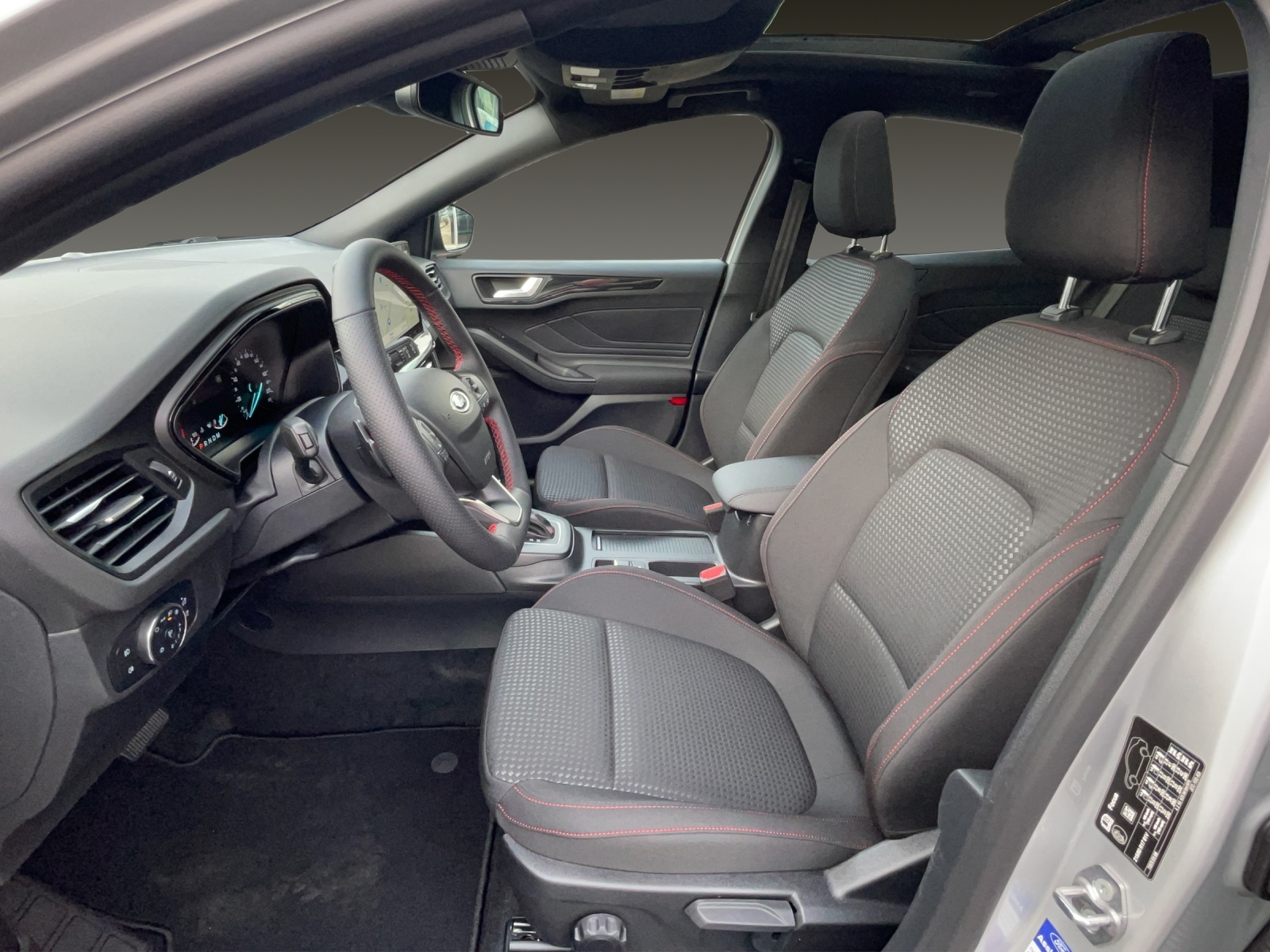 FORD Focus 1.0i EcoB Hybrid 125 ST-Line-image-5