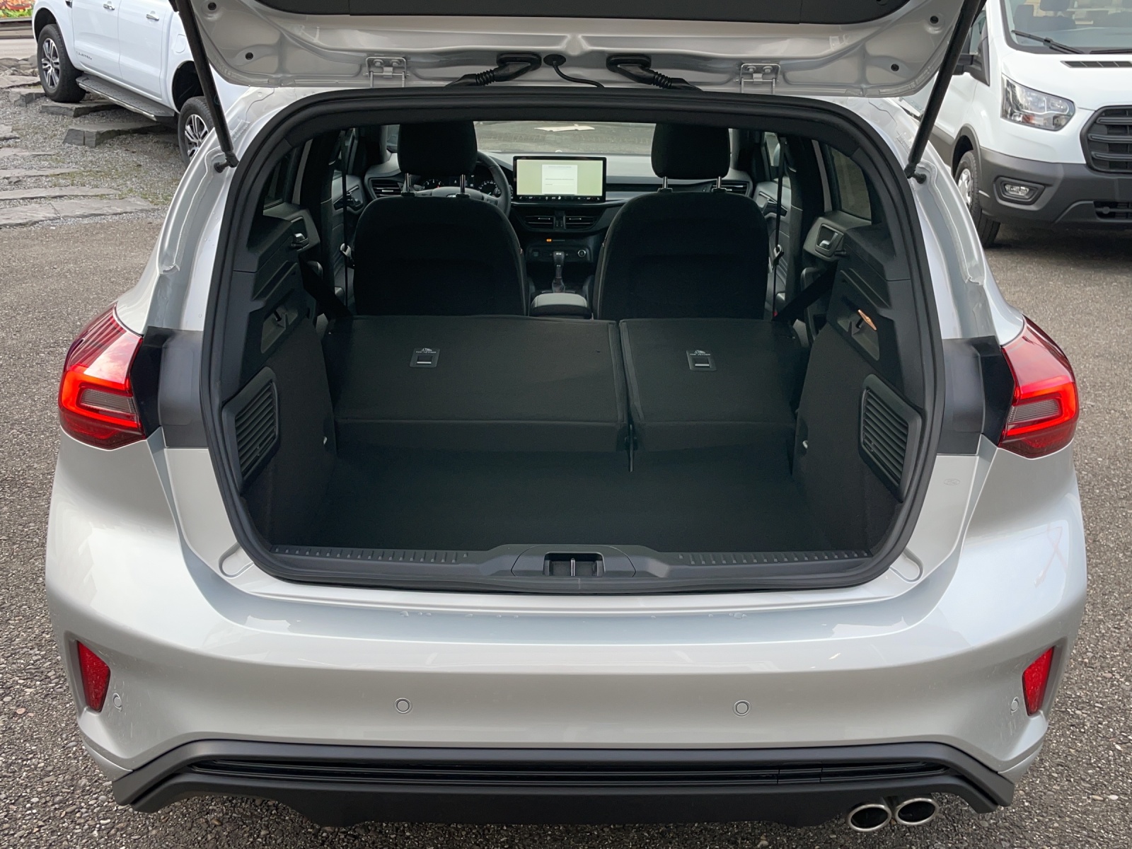FORD Focus 1.0i EcoB Hybrid 125 ST-Line-image-13