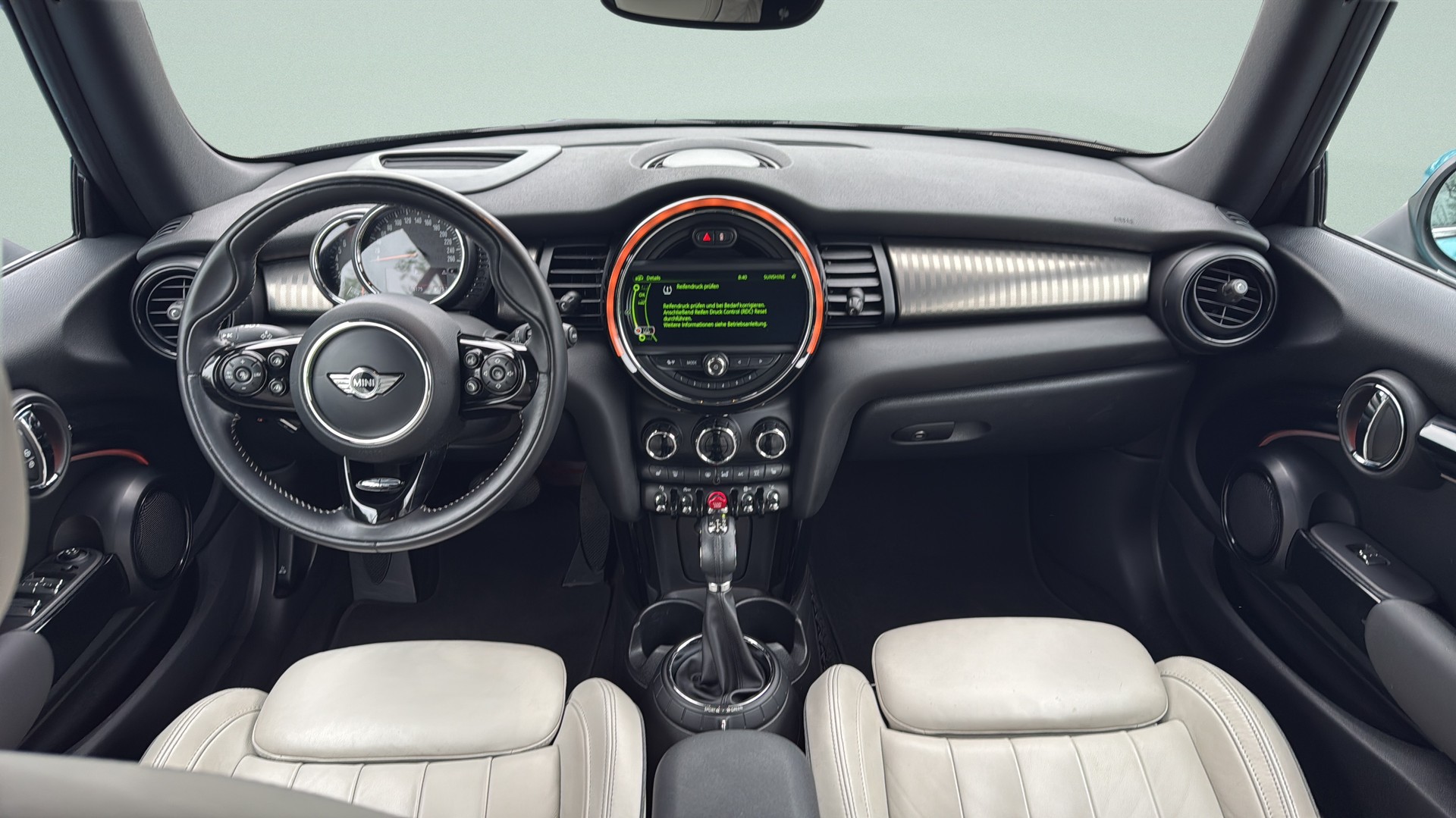 MINI Cooper Cabriolet Steptronic-image-12