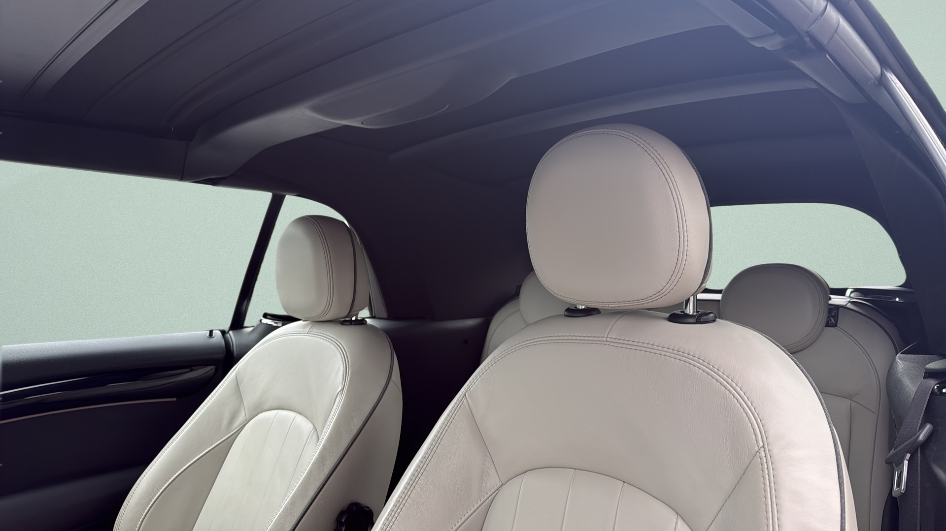 MINI Cooper Cabriolet Steptronic-image-11