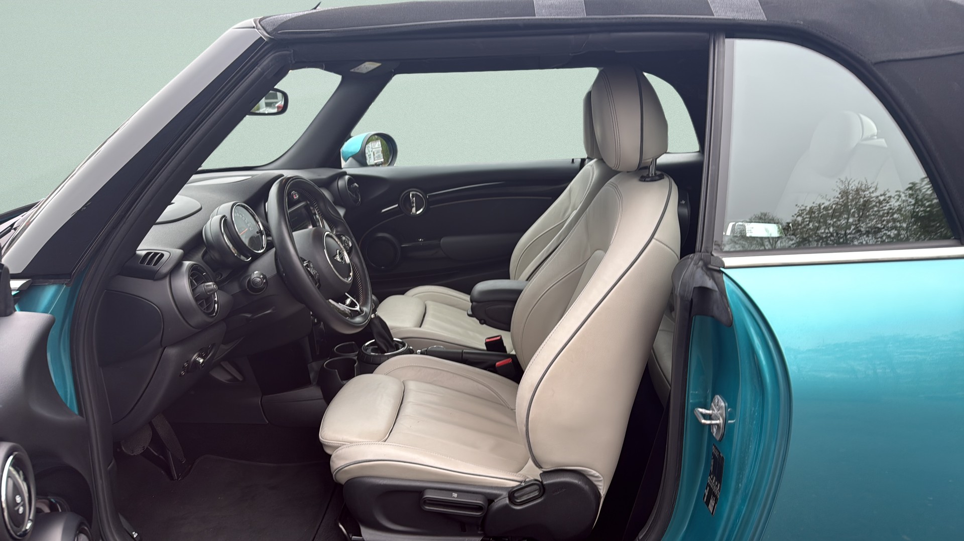 MINI Cooper Cabriolet Steptronic-image-17