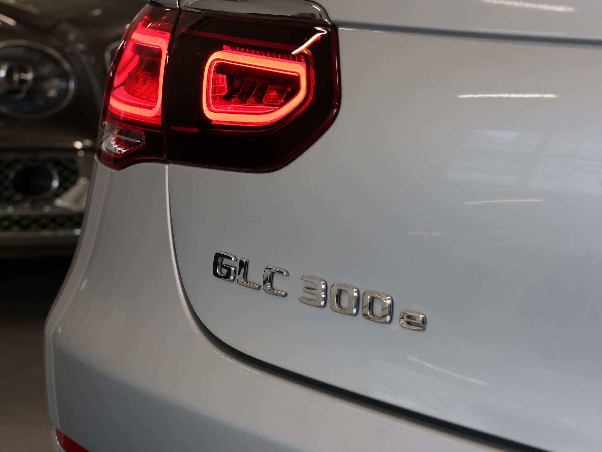 MERCEDES-BENZ GLC Coupé 300 e AMG Line 9G-Tronic *Pano* *360° Kamera* *Burmester*-image-11