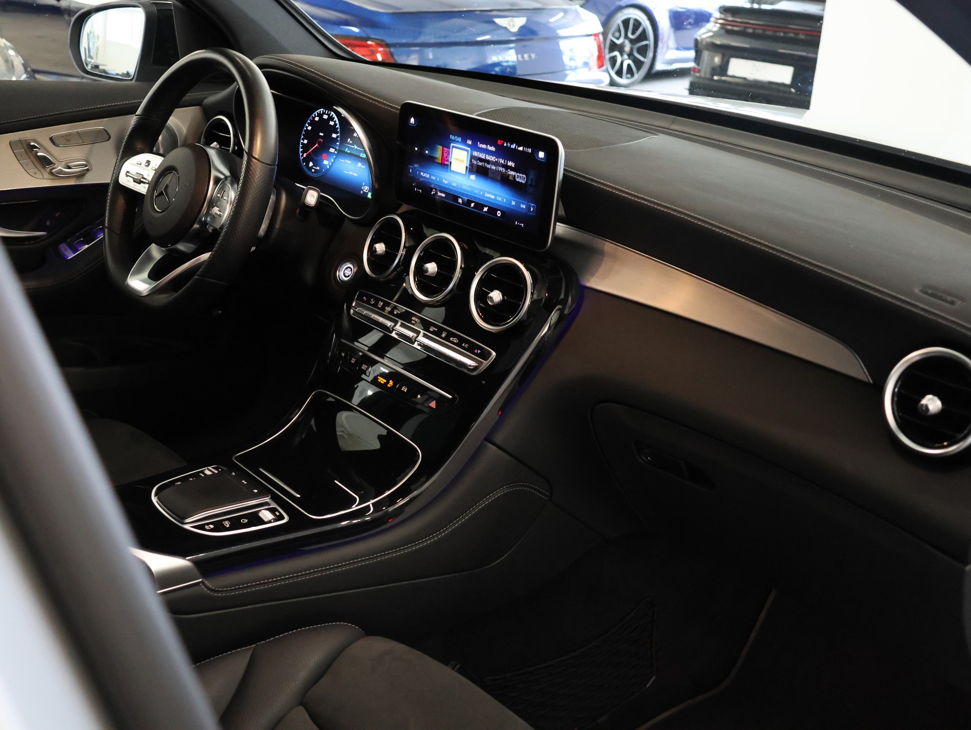 MERCEDES-BENZ GLC Coupé 300 e AMG Line 9G-Tronic *Pano* *360° Kamera* *Burmester*-image-20