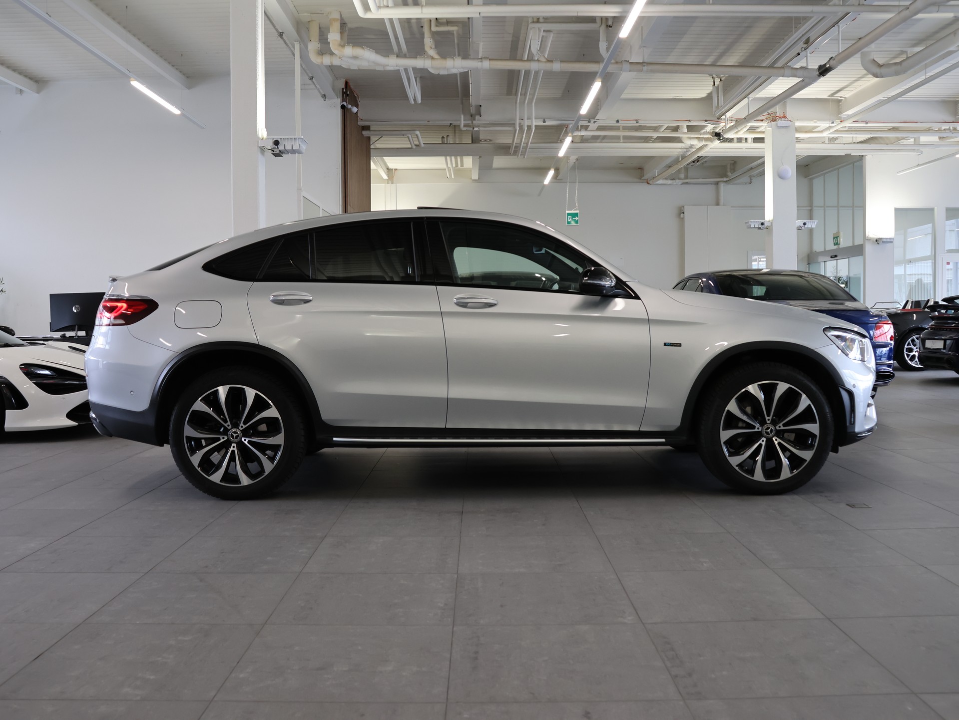 MERCEDES-BENZ GLC Coupé 300 e AMG Line 9G-Tronic *Pano* *360° Kamera* *Burmester*-image-6