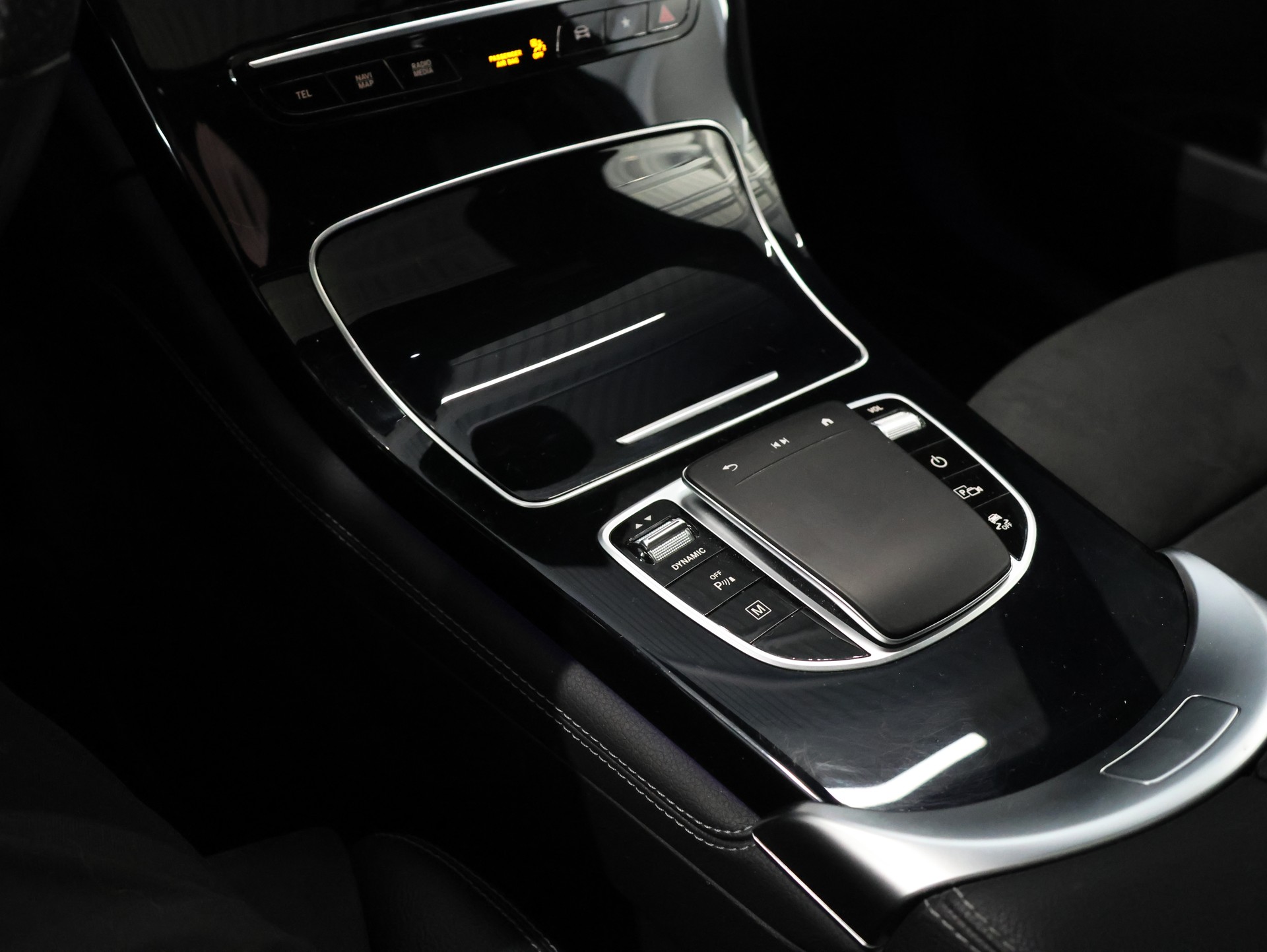 MERCEDES-BENZ GLC Coupé 300 e AMG Line 9G-Tronic *Pano* *360° Kamera* *Burmester*-image-28