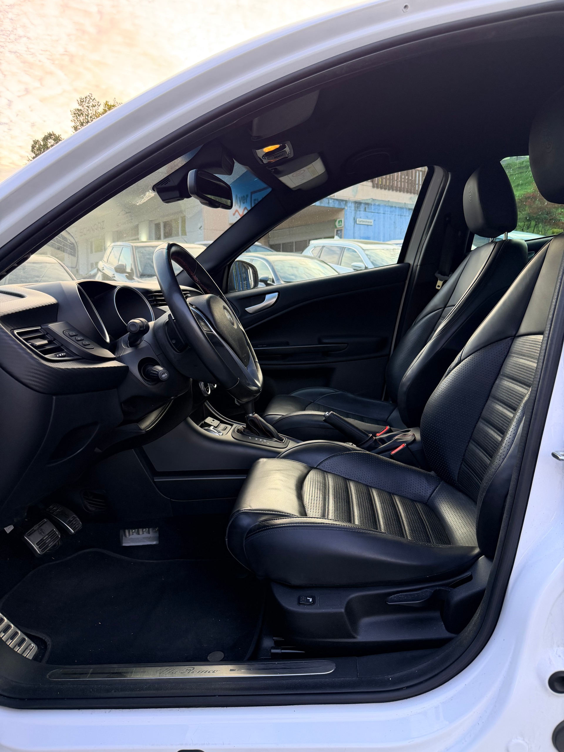ALFA ROMEO Giulietta 1750 TBi Veloce TCT-image-7