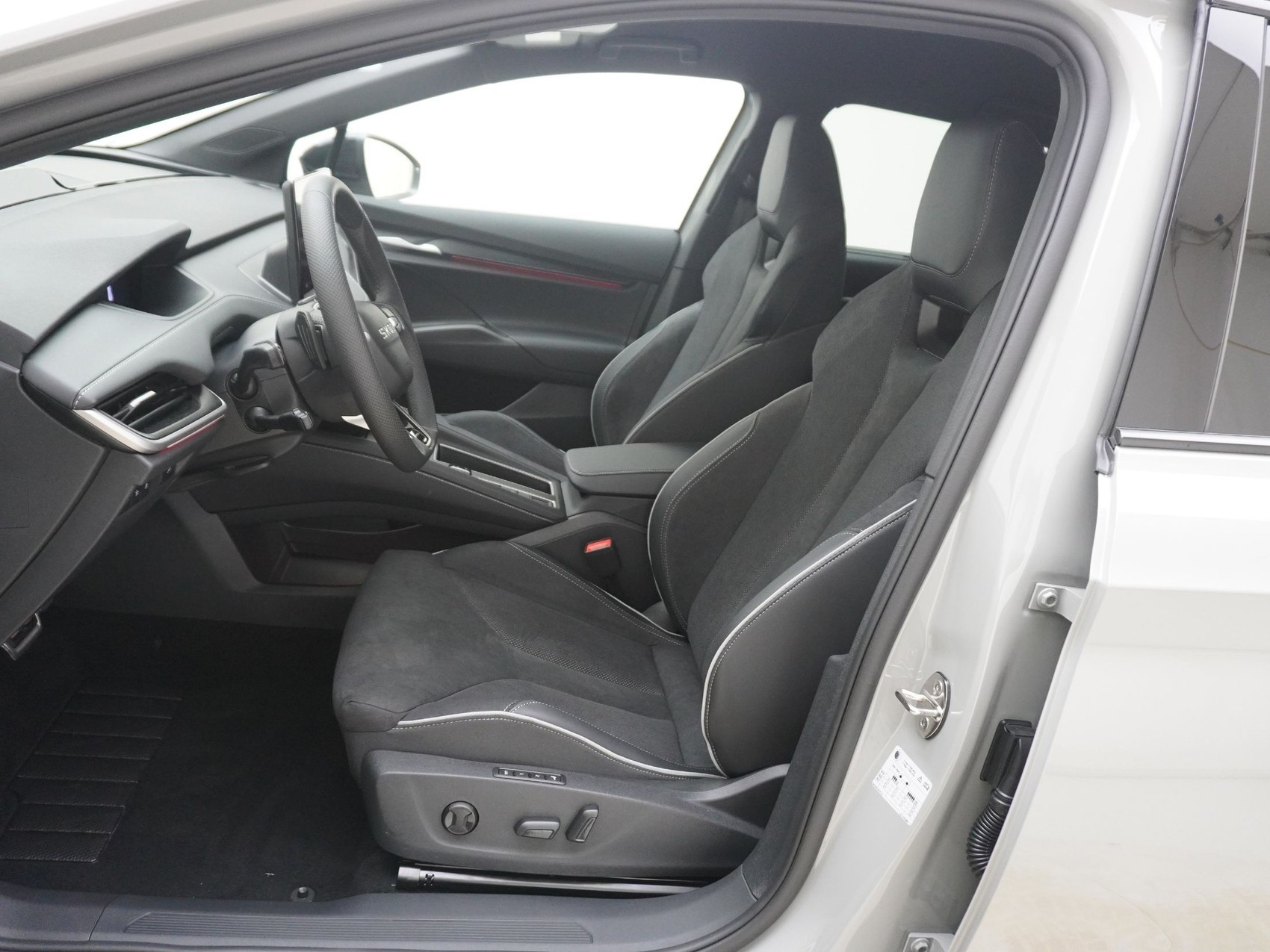 SKODA Elroq 85x SportLine MAXX 4x4-image-12