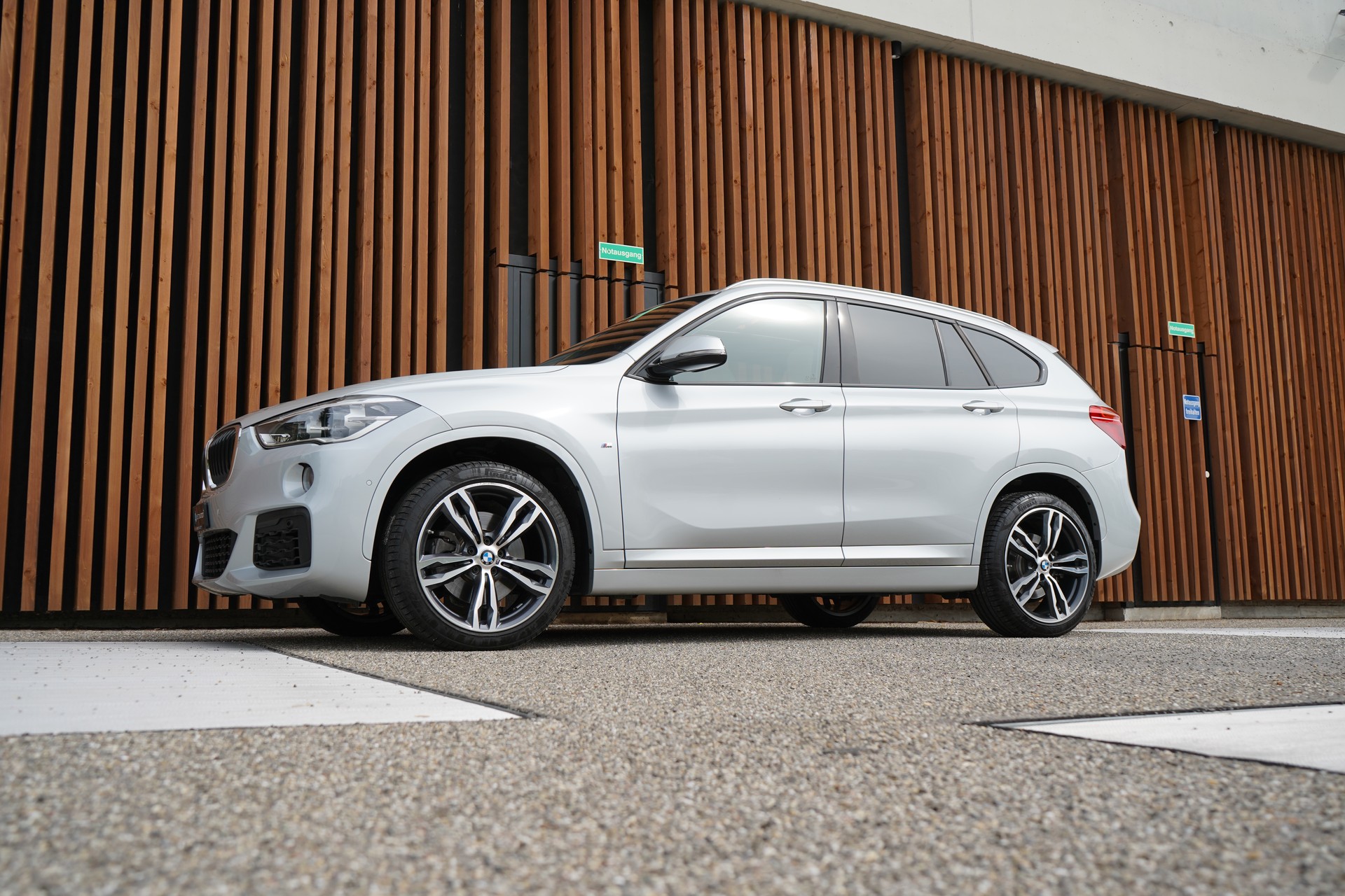BMW X1 xDRIVE 25i M SPORT STEPTRONIC l 231 PS-image-11