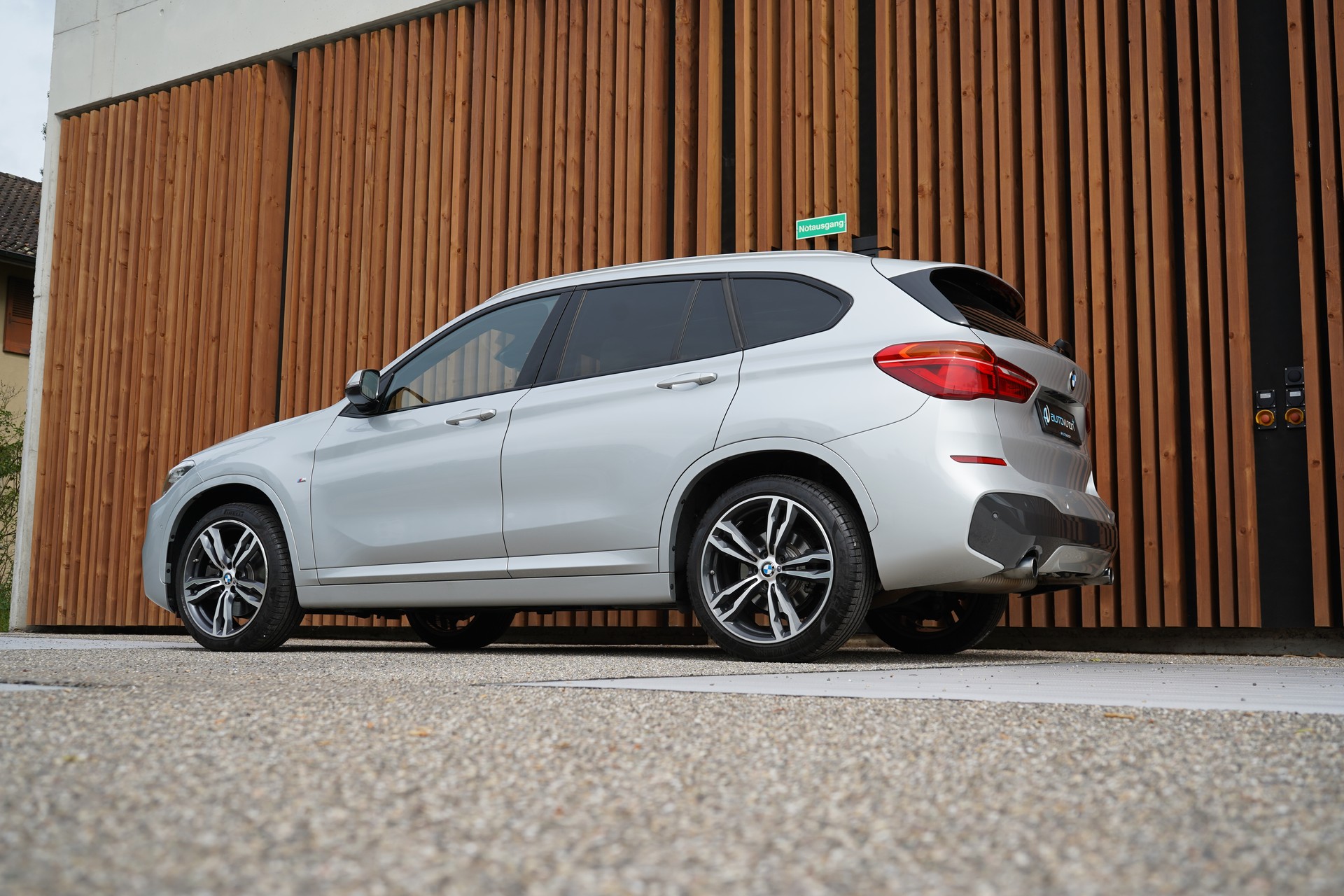 BMW X1 xDRIVE 25i M SPORT STEPTRONIC l 231 PS-image-8