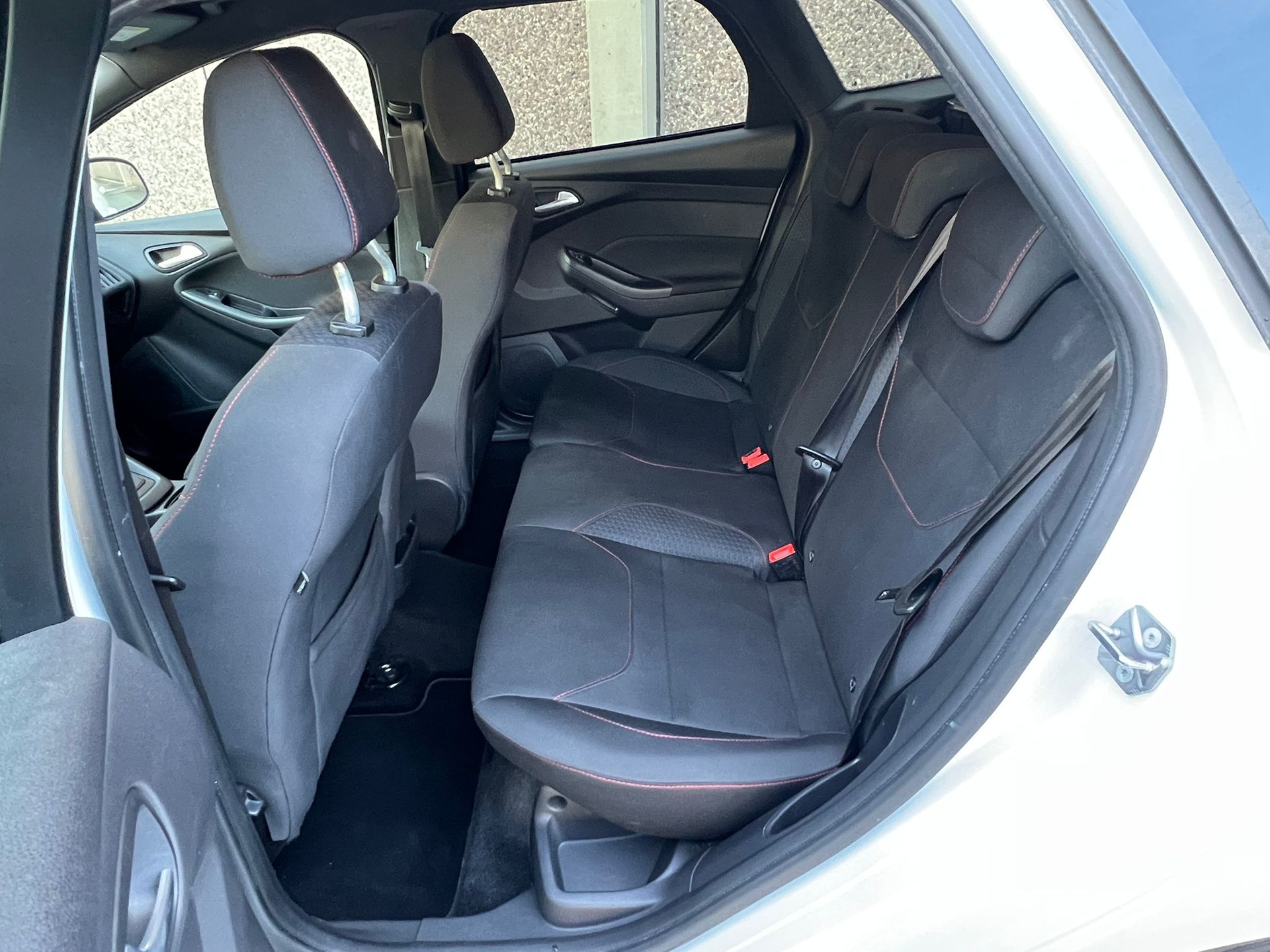 FORD Focus 1.5 SCTi ST Line Automatic-image-13