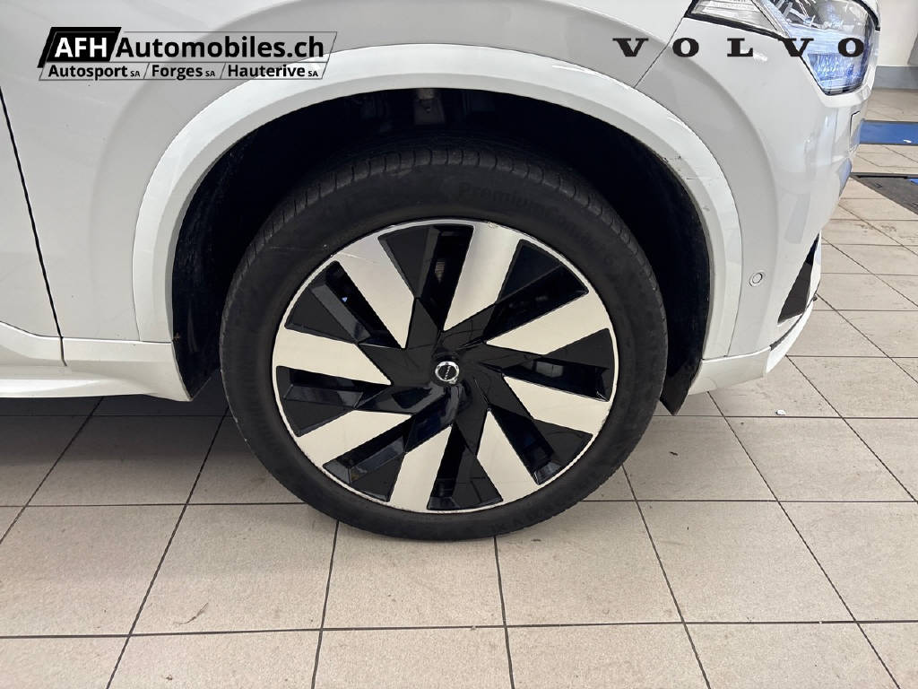 VOLVO XC90 T8 eAWD Ultim Dark-image-18