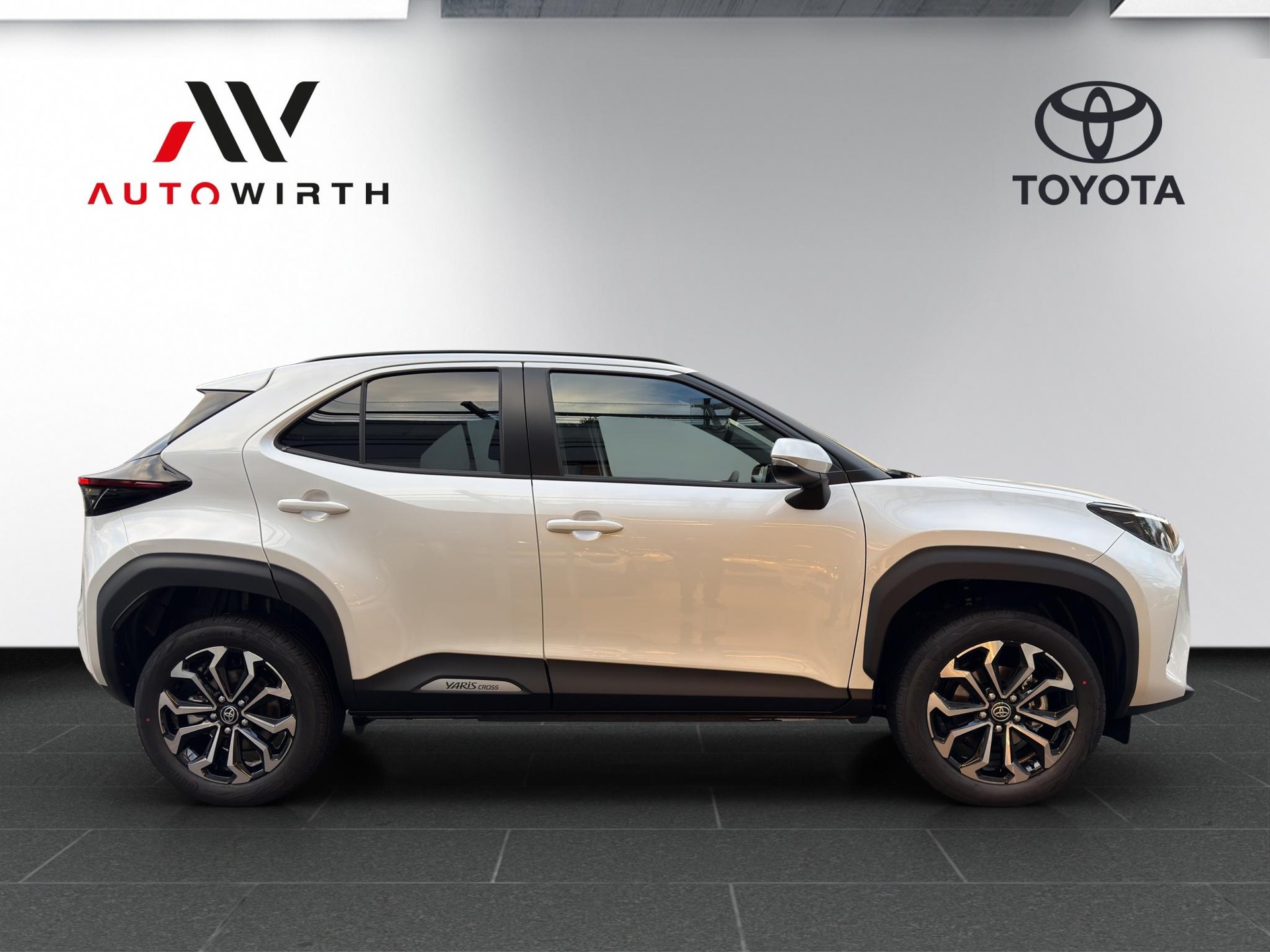 TOYOTA Yaris Cross 1.5 VVT-i HSD Trend AWD-i-image-3