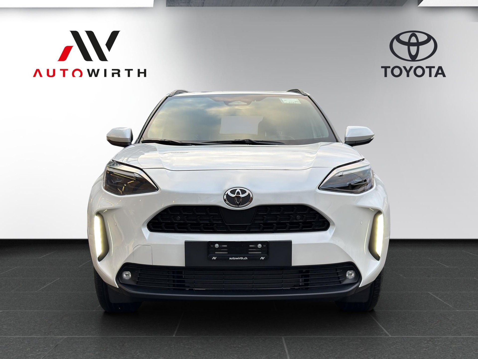 TOYOTA Yaris Cross 1.5 VVT-i HSD Trend AWD-i-image-1