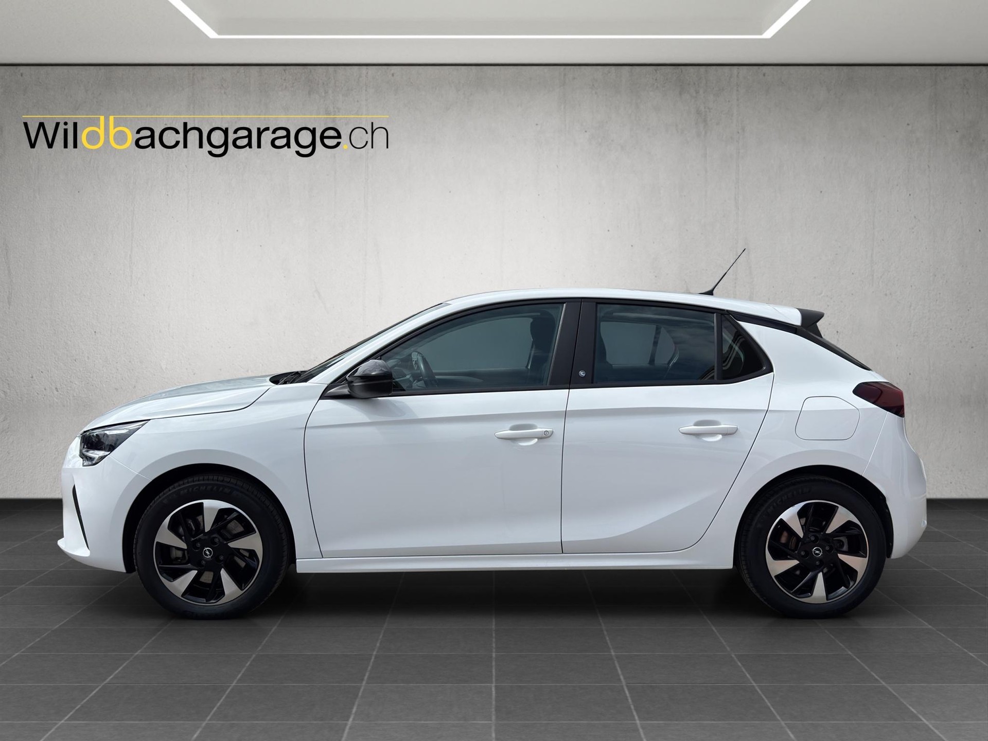 OPEL Corsa-e Edition-showroom-element-1