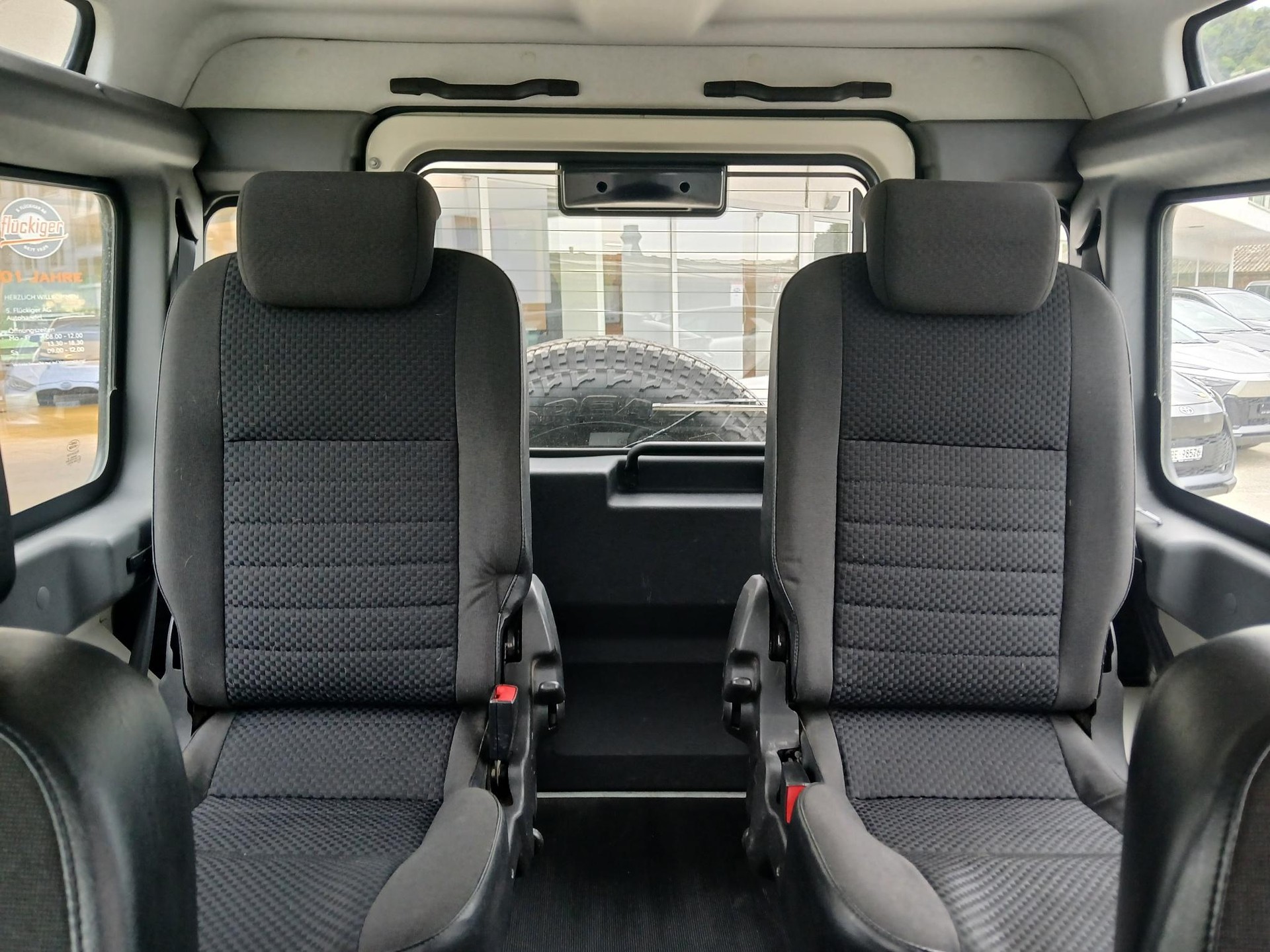 LAND ROVER Defender 90 2.4 Tdi SW-image-11