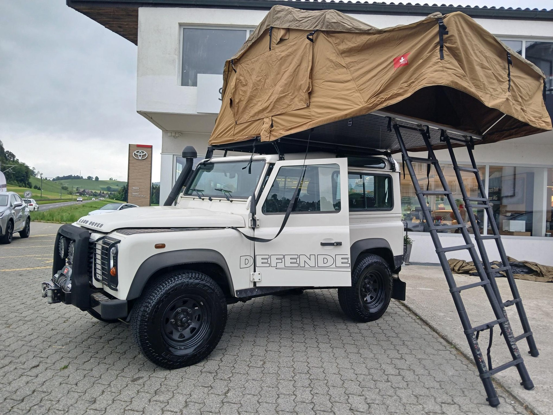 LAND ROVER Defender 90 2.4 Tdi SW-image-17