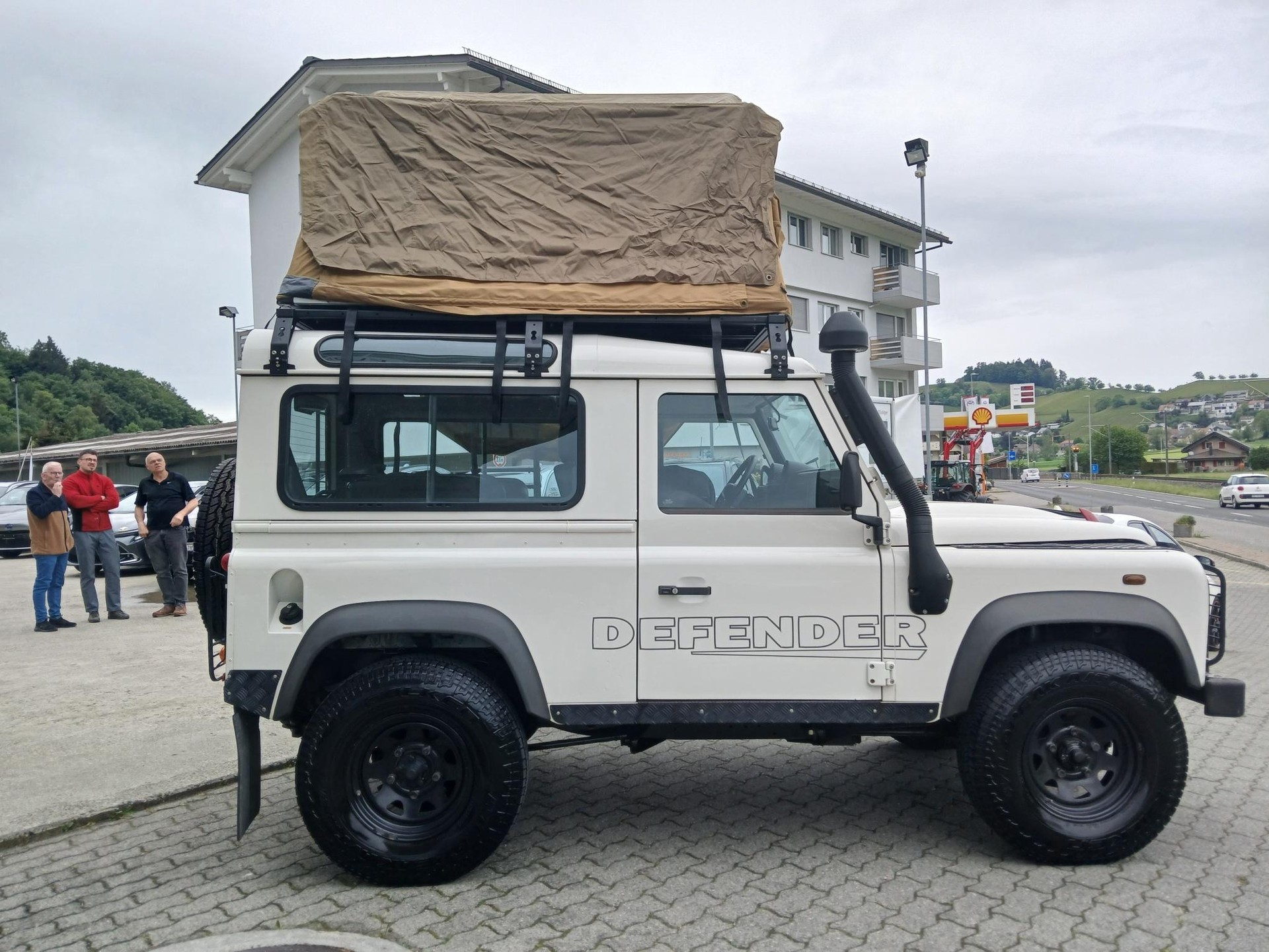 LAND ROVER Defender 90 2.4 Tdi SW-image-19