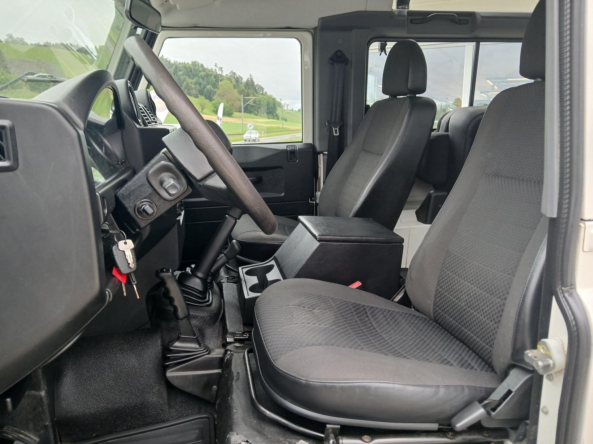 LAND ROVER Defender 90 2.4 Tdi SW-image-8