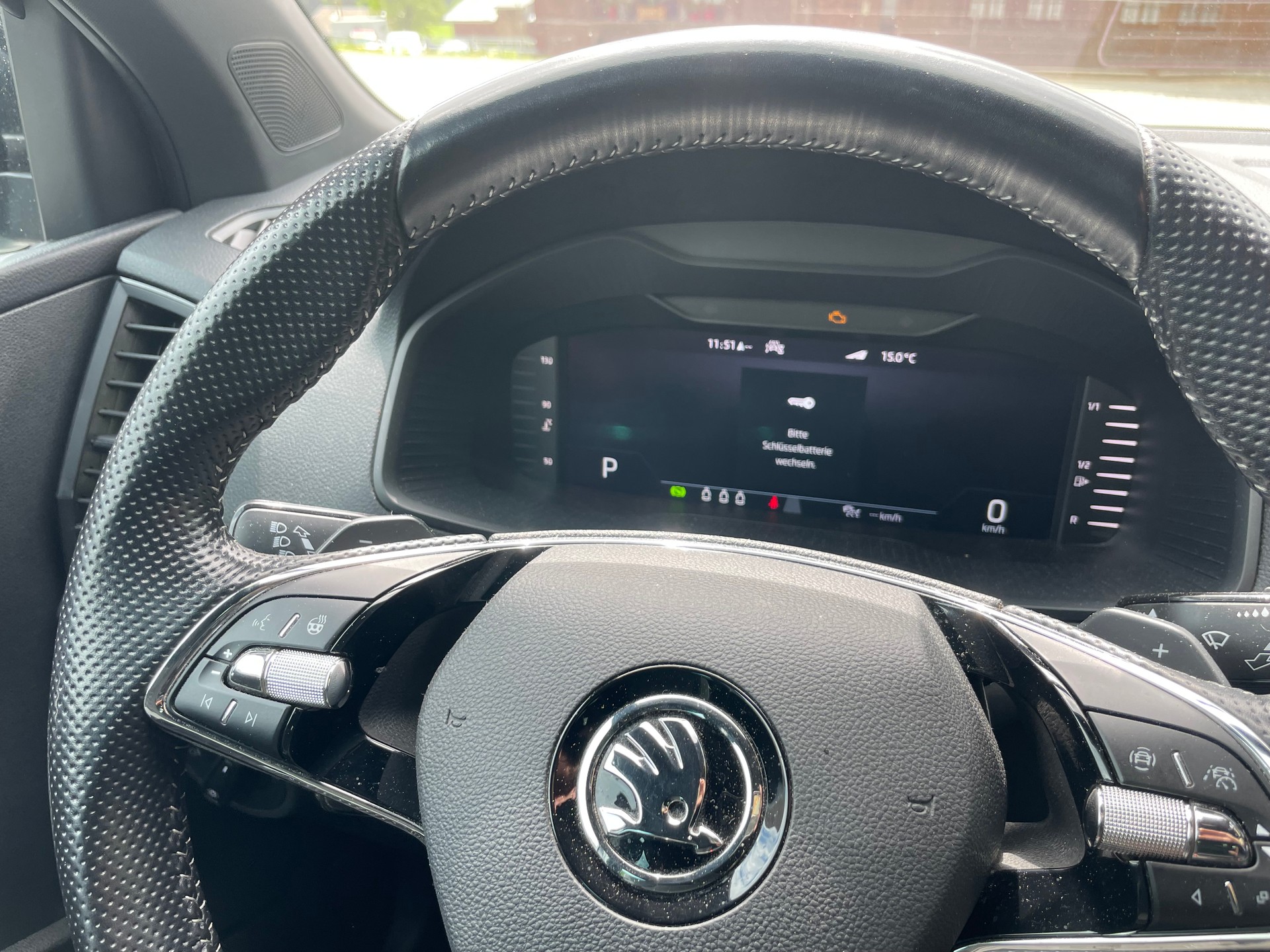 SKODA Karoq 2.0 TDI CR Sport Line 4x4 DSG-image-10