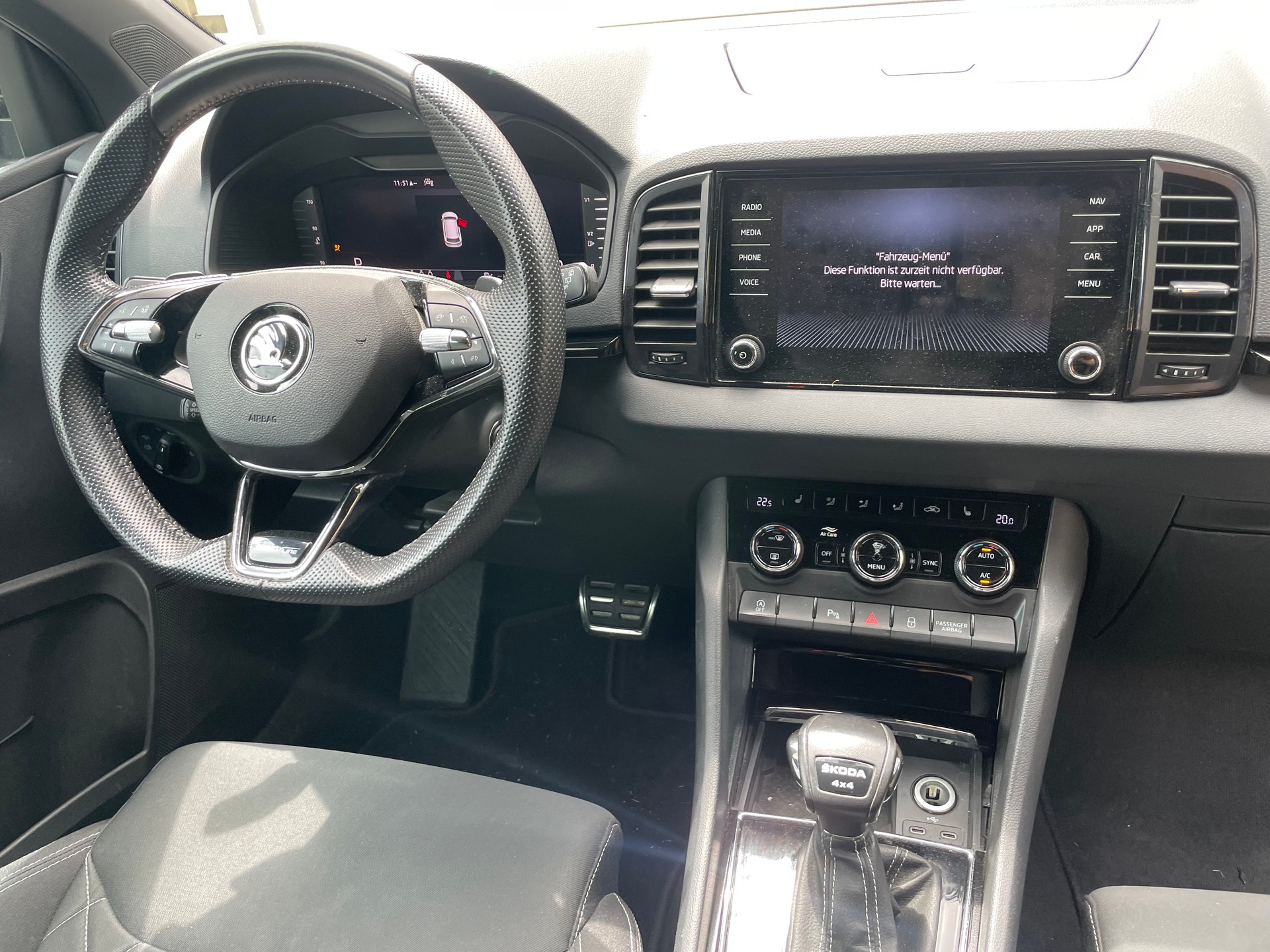 SKODA Karoq 2.0 TDI CR Sport Line 4x4 DSG-image-9