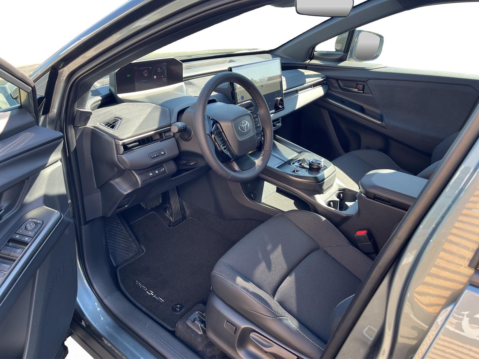 TOYOTA C-HR+ Style AWD-image-5