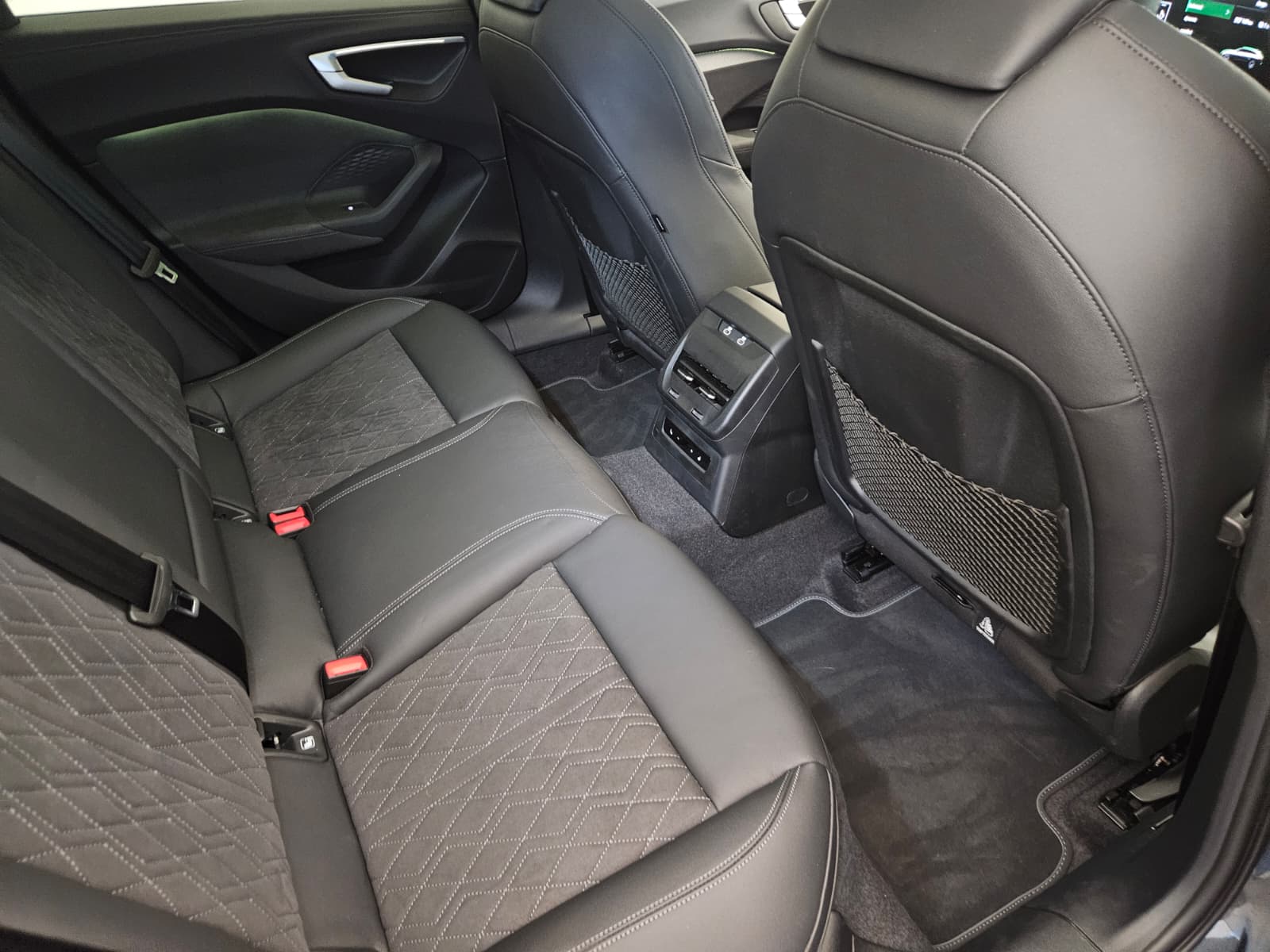 AUDI A5 Avant e-hybrid quattro Attraction 220 kW S tronic-image-13