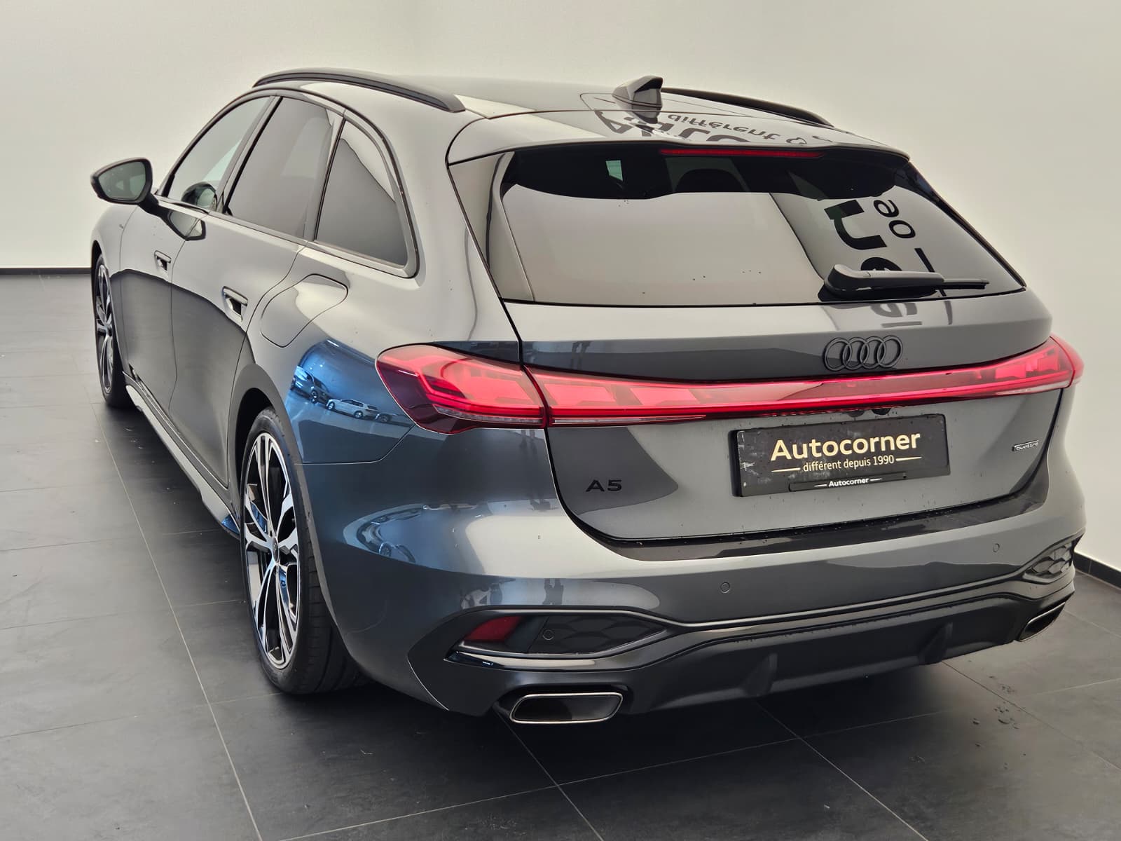 AUDI A5 Avant e-hybrid quattro Attraction 220 kW S tronic-image-8