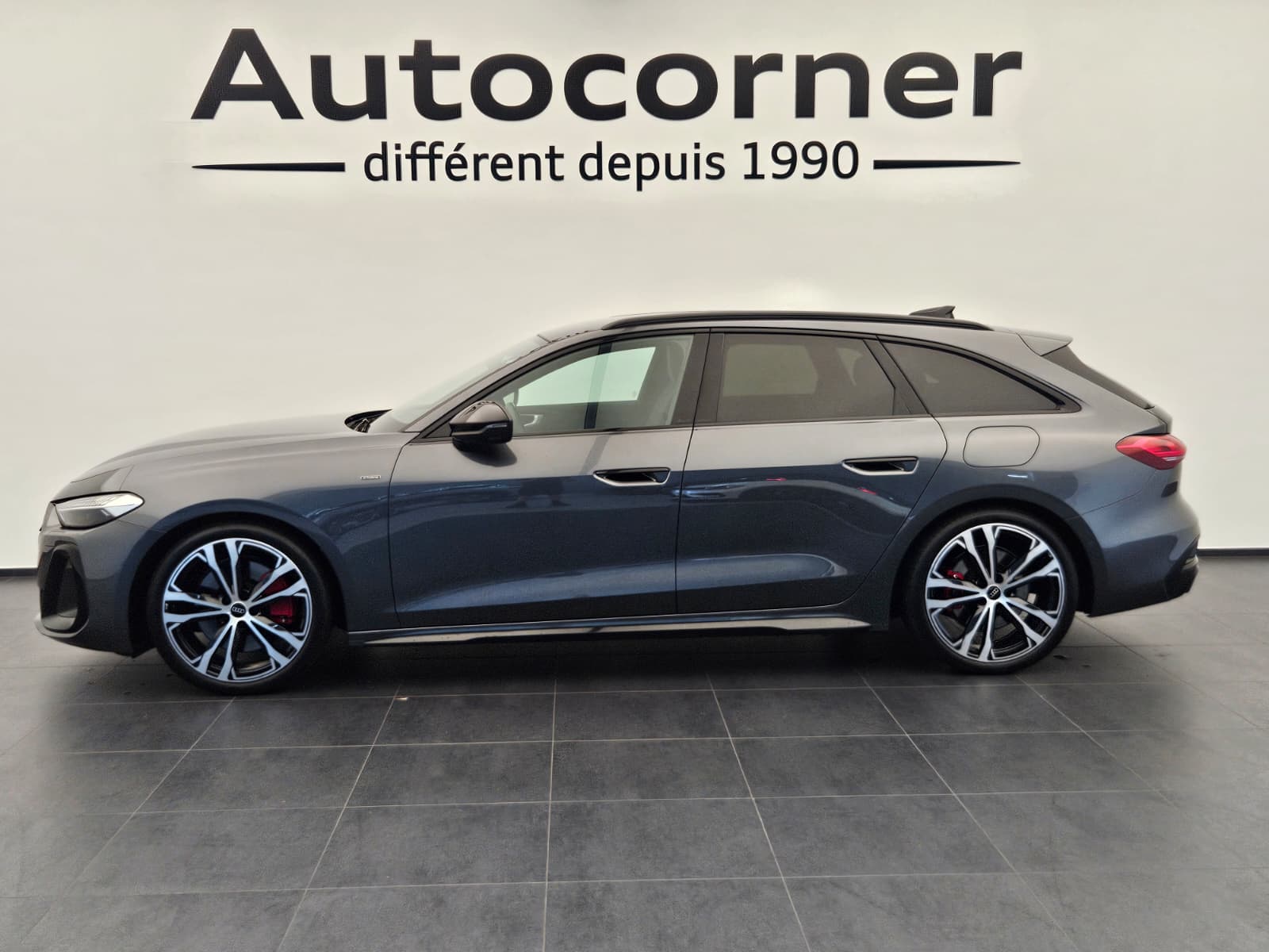 AUDI A5 Avant e-hybrid quattro Attraction 220 kW S tronic-image-1