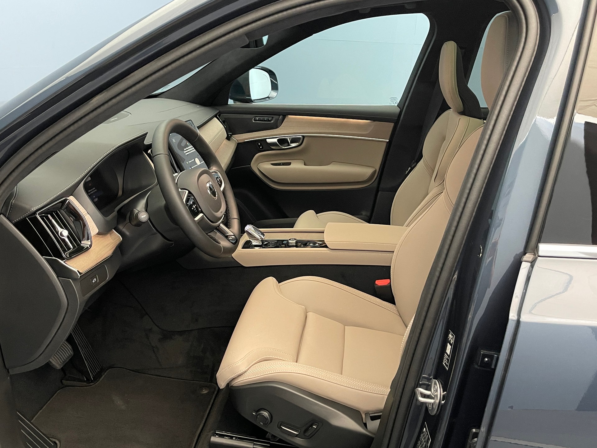 VOLVO XC90 2.0 B5 MH Ultra Bright AWD-image-3