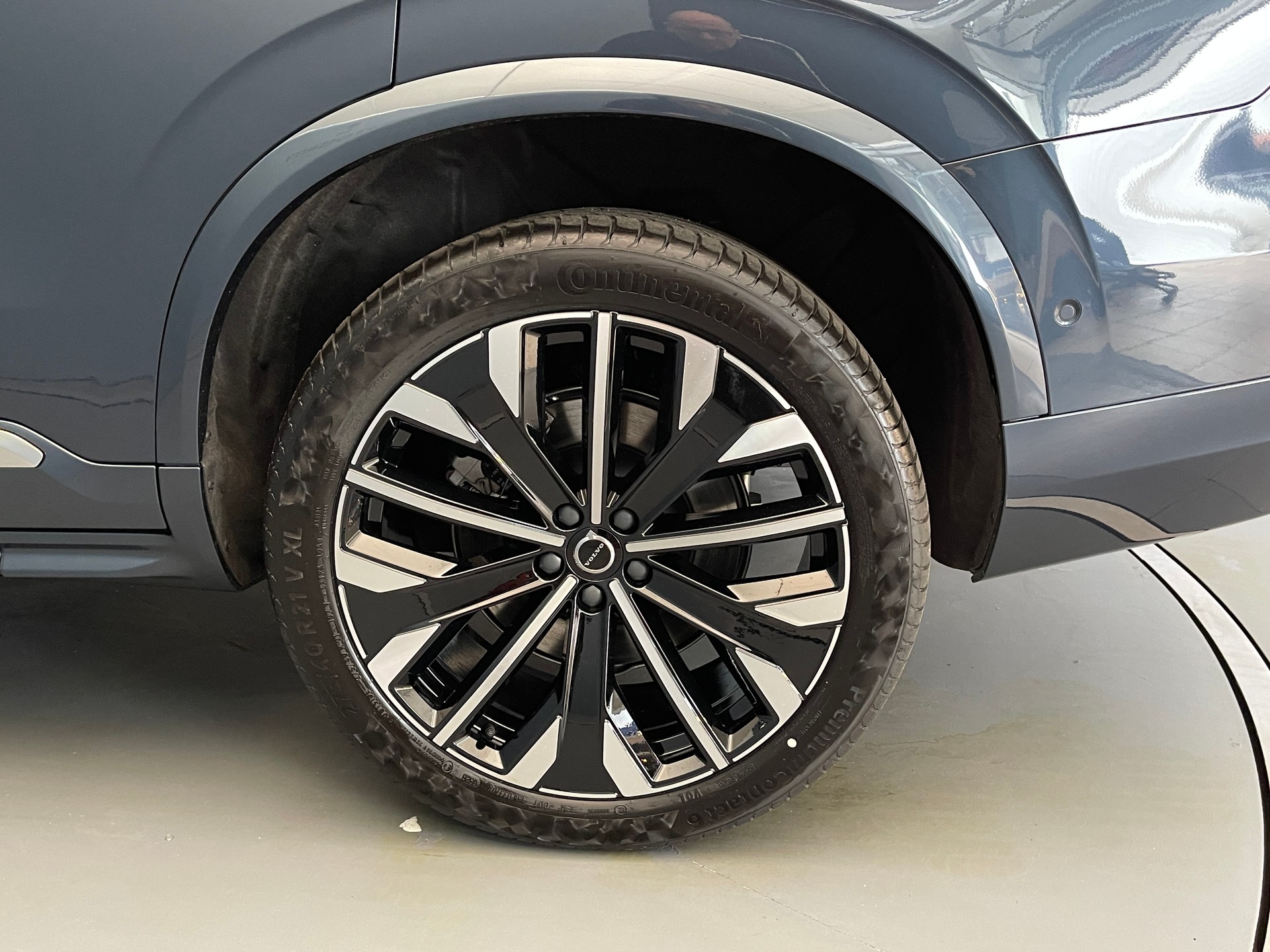 VOLVO XC90 2.0 B5 MH Ultra Bright AWD-image-5