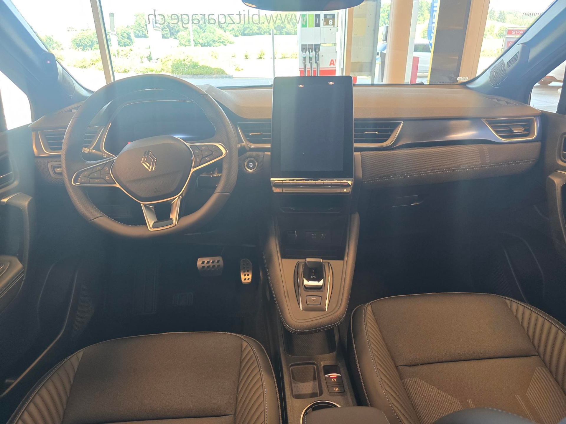 RENAULT CAPTUR FULL HYBRID E-TECH-image-7