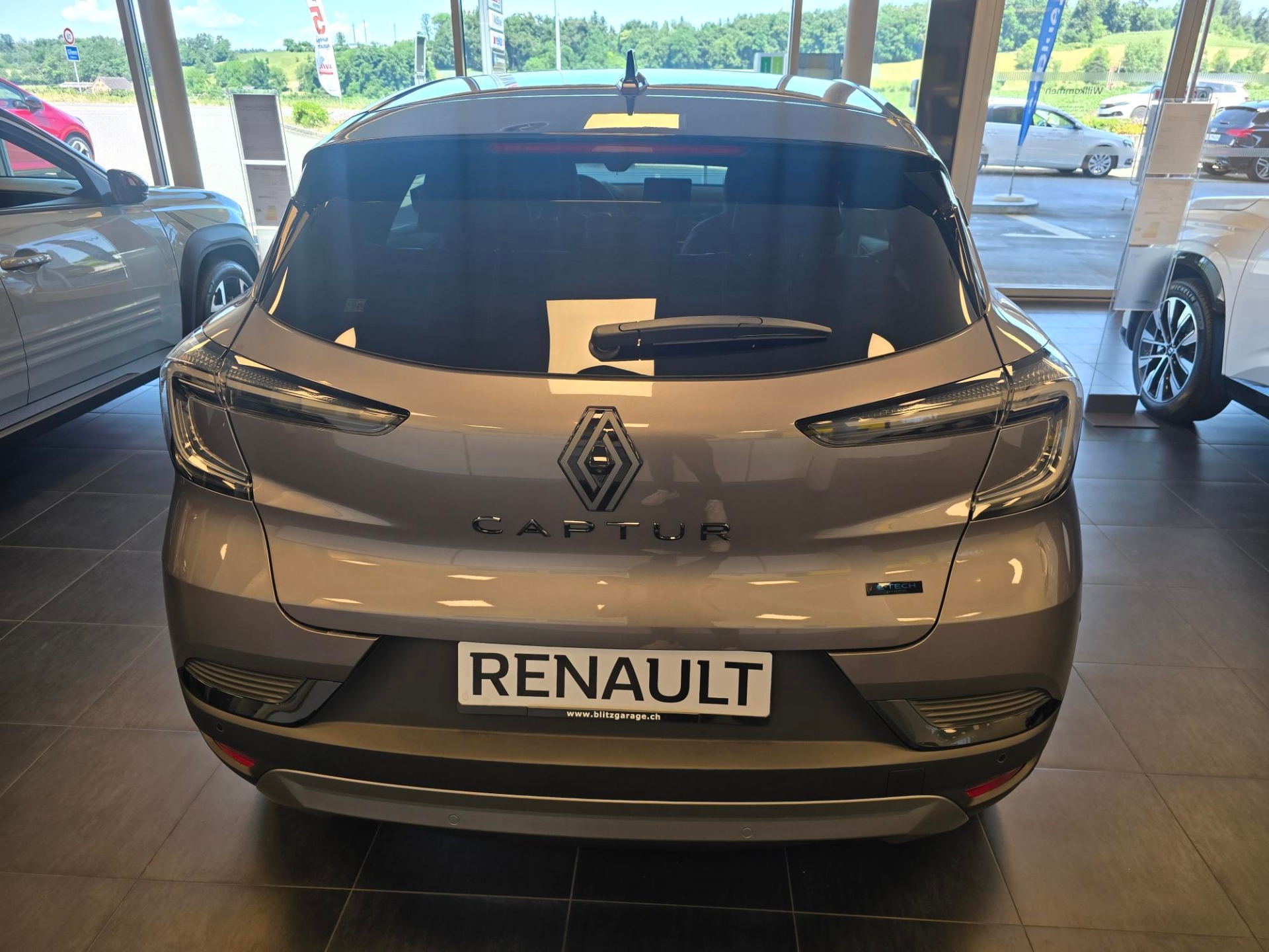 RENAULT CAPTUR FULL HYBRID E-TECH-image-5