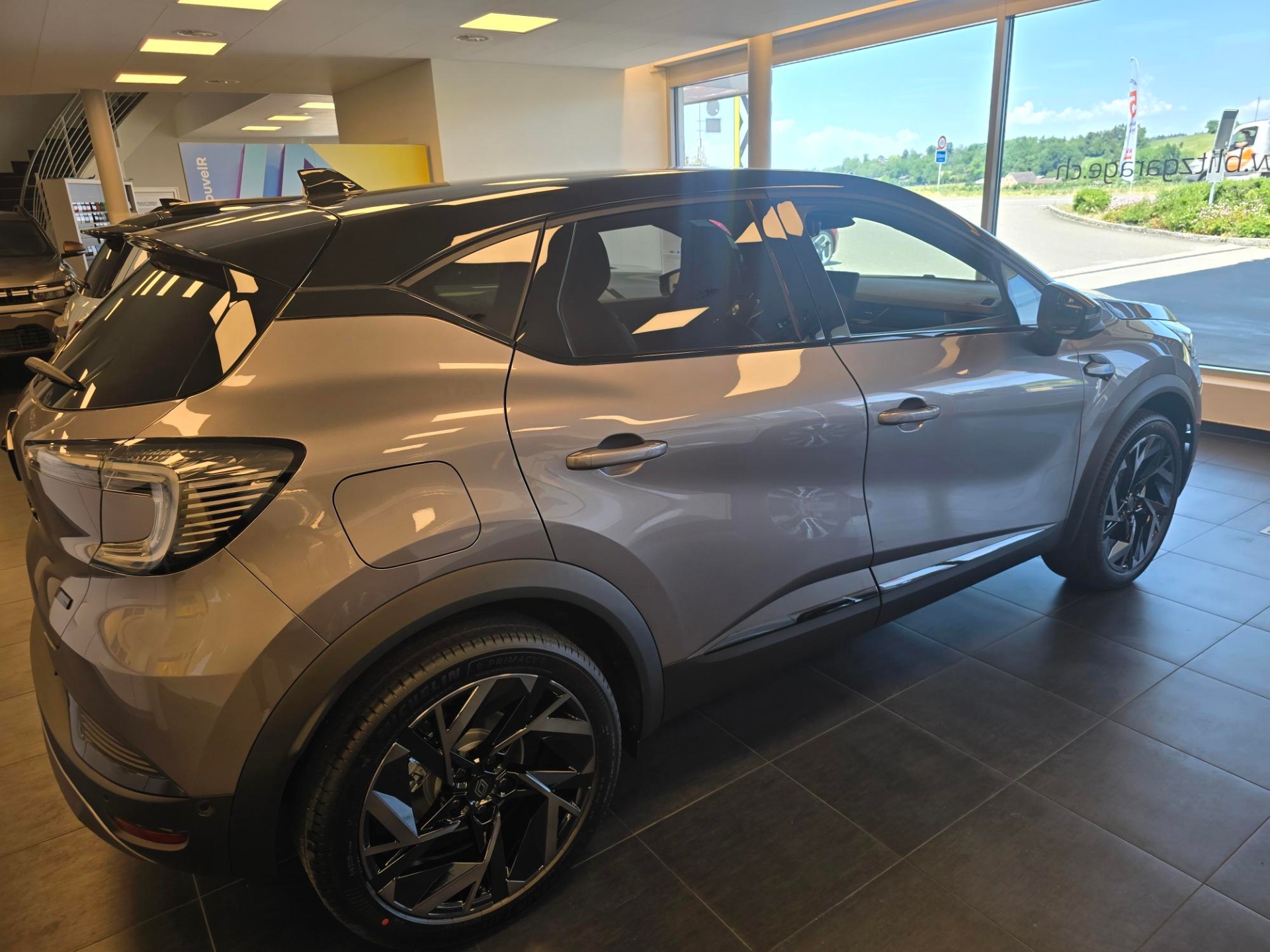RENAULT CAPTUR FULL HYBRID E-TECH-image-4