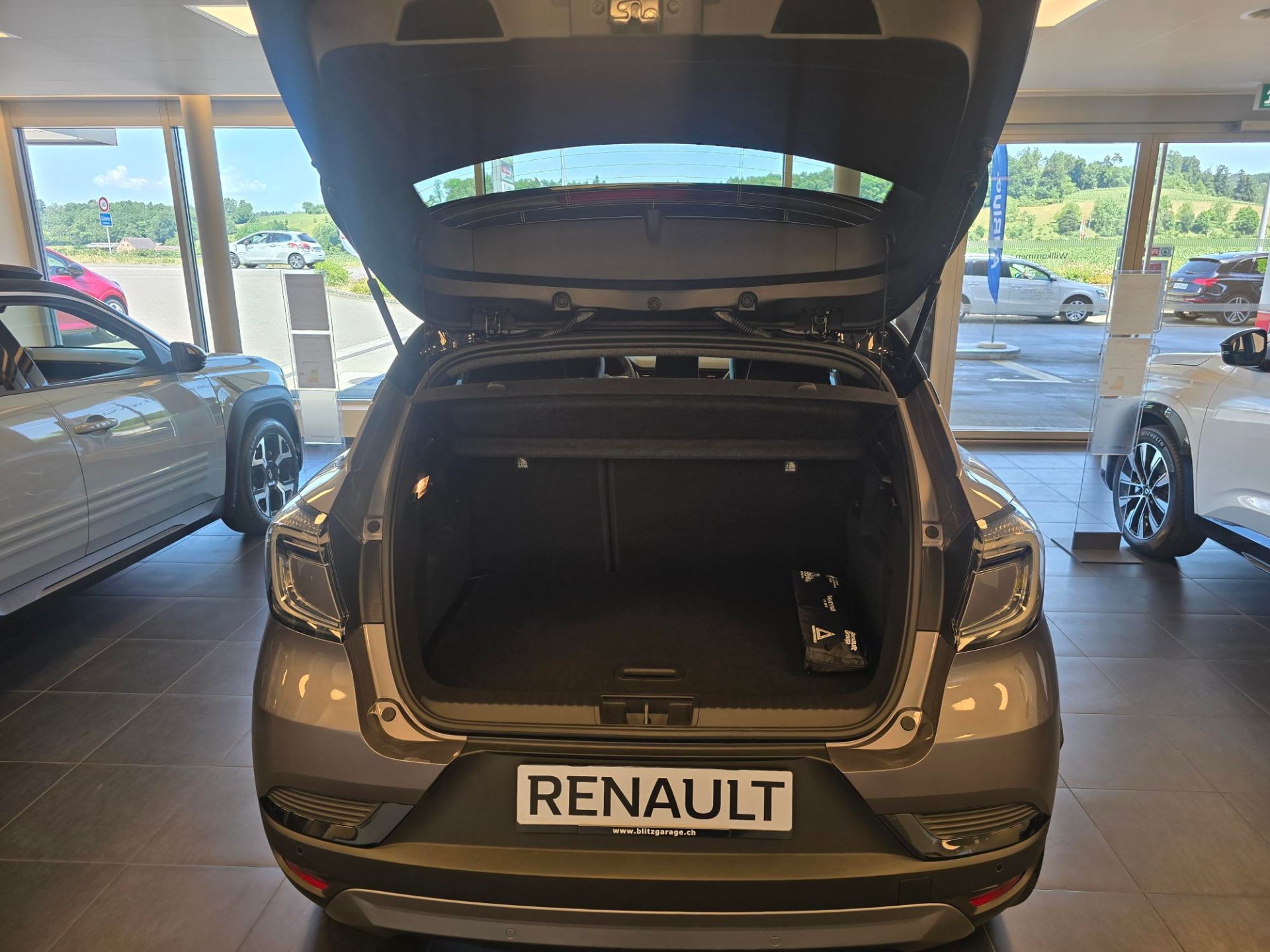 RENAULT CAPTUR FULL HYBRID E-TECH-image-6