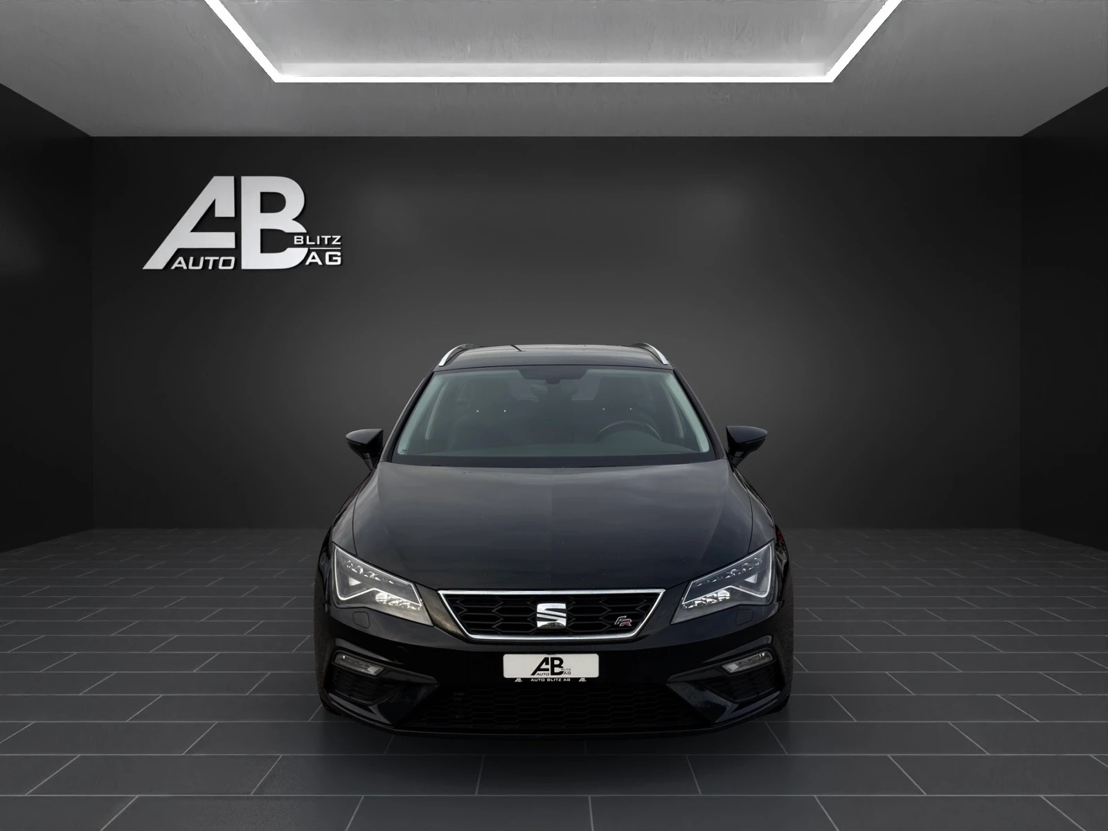 SEAT Leon ST 2.0 TSI FR DSG-image-0