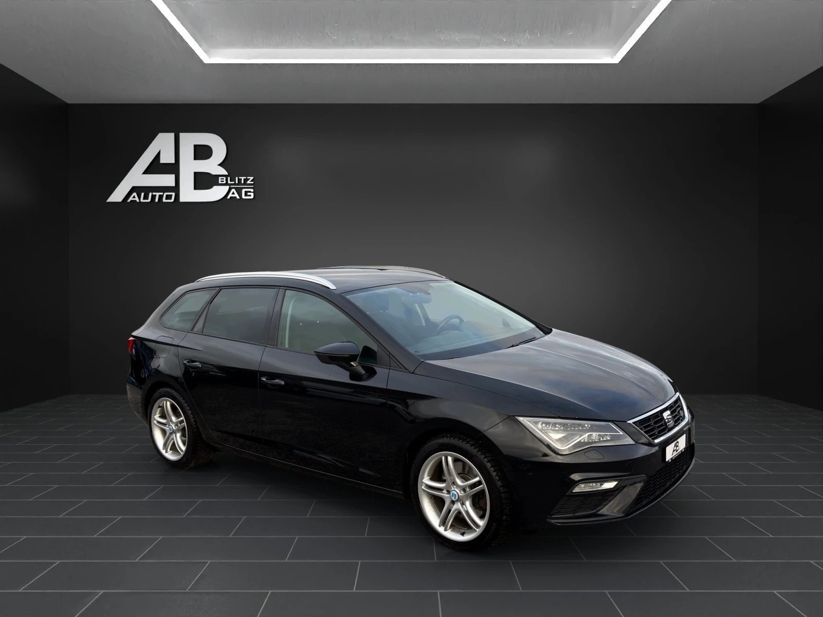 SEAT Leon ST 2.0 TSI FR DSG-image-5