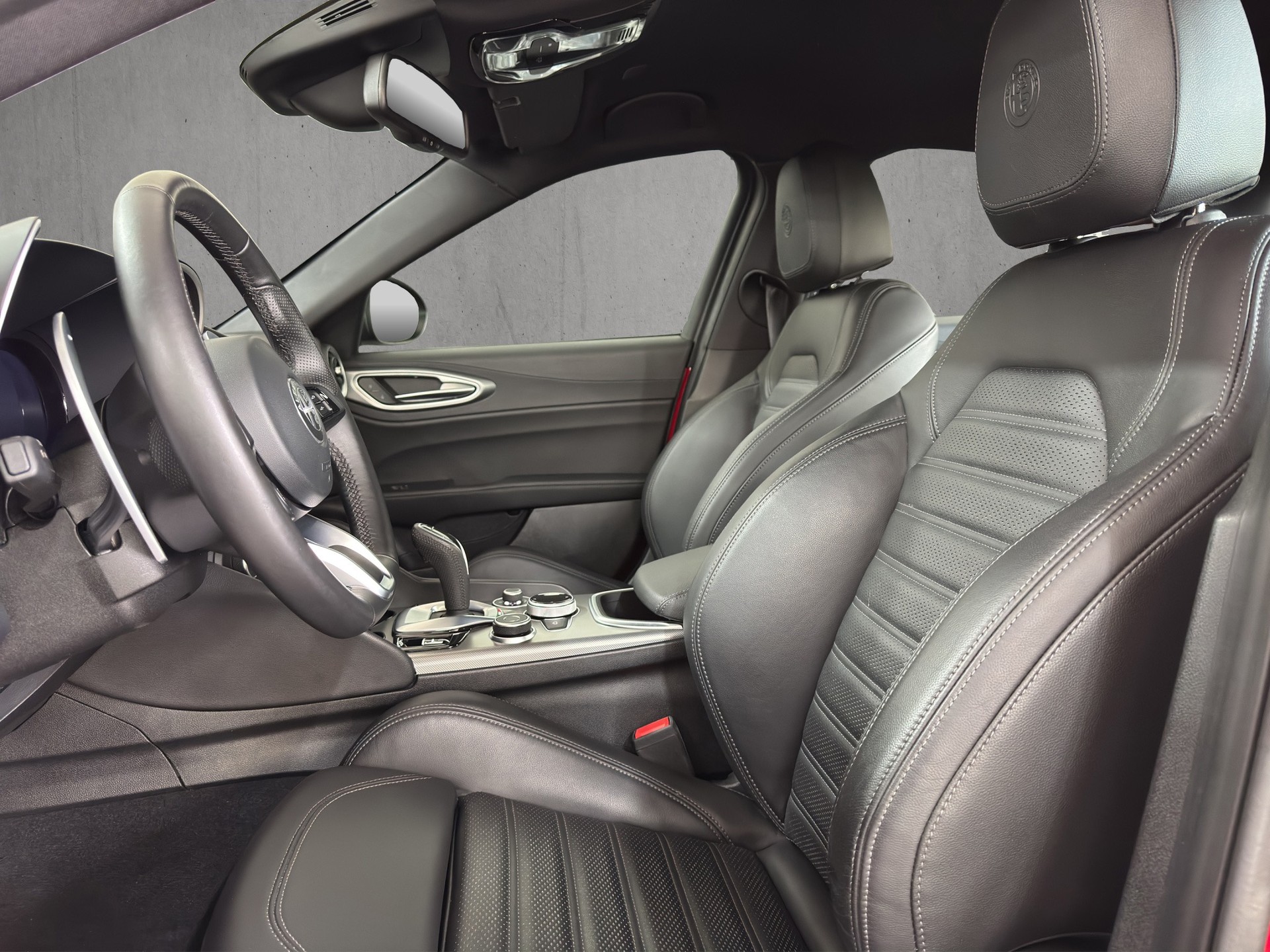 ALFA ROMEO Giulia 2.0 Veloce Q4 AT8 "Navi-Leder-RF.-Kamera"-image-7