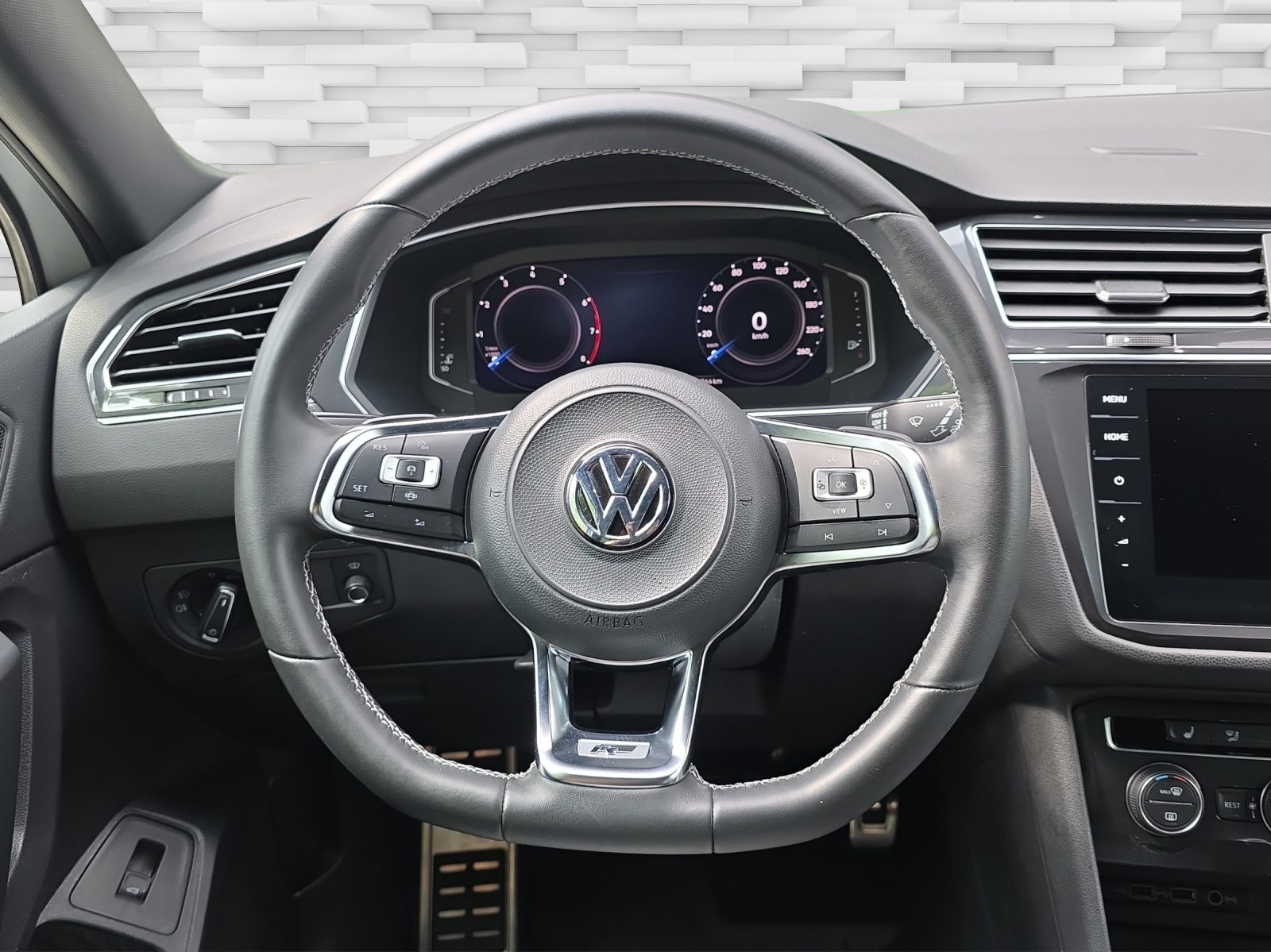 VW Tiguan Allspace 2.0TSI Highline 4Motion DSG-image-5