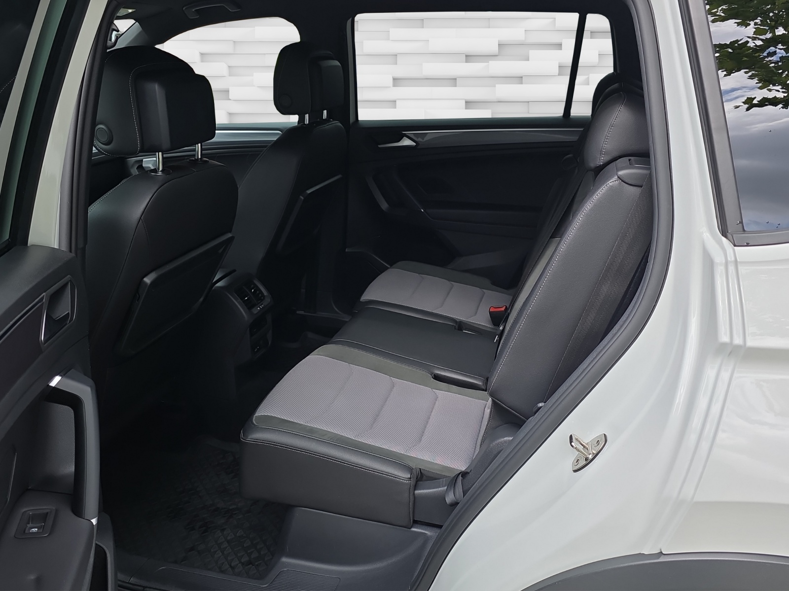 VW Tiguan Allspace 2.0TSI Highline 4Motion DSG-image-8