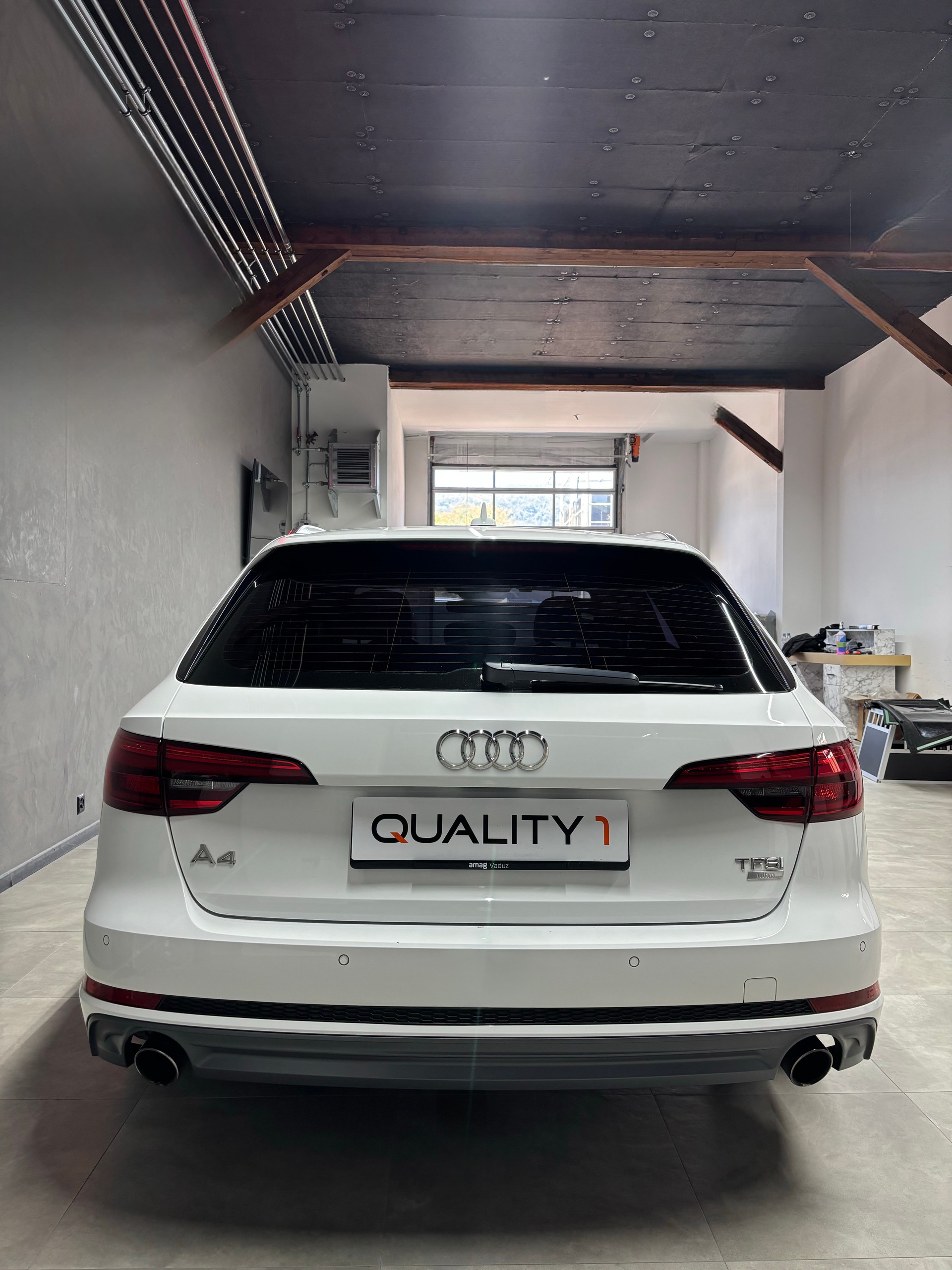 AUDI A4 Avant 2.0 TFSI Ultra Sport S-tronic S Line-image-5