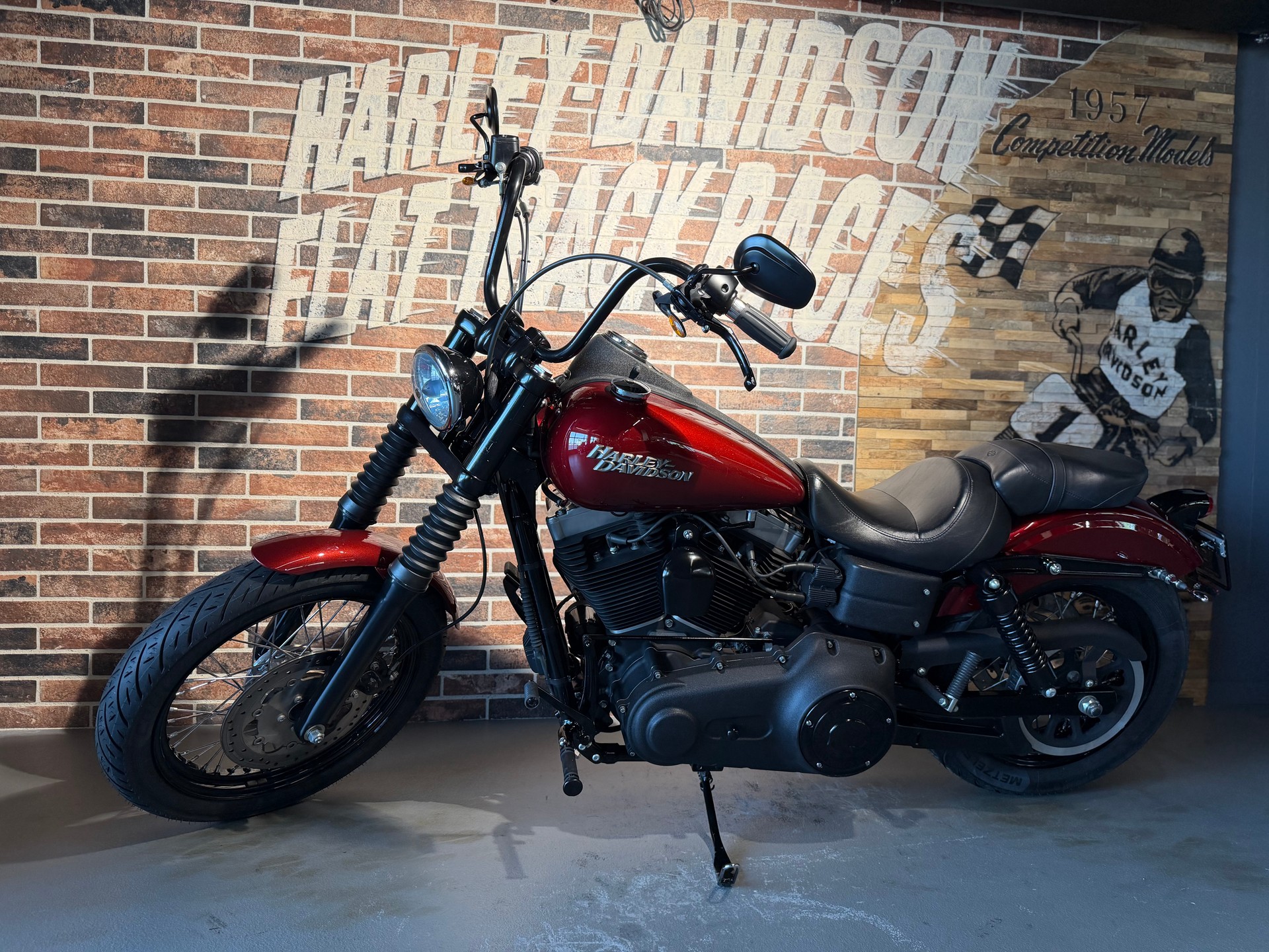 HARLEY-DAVIDSON FXDBI Dyna Street Bob