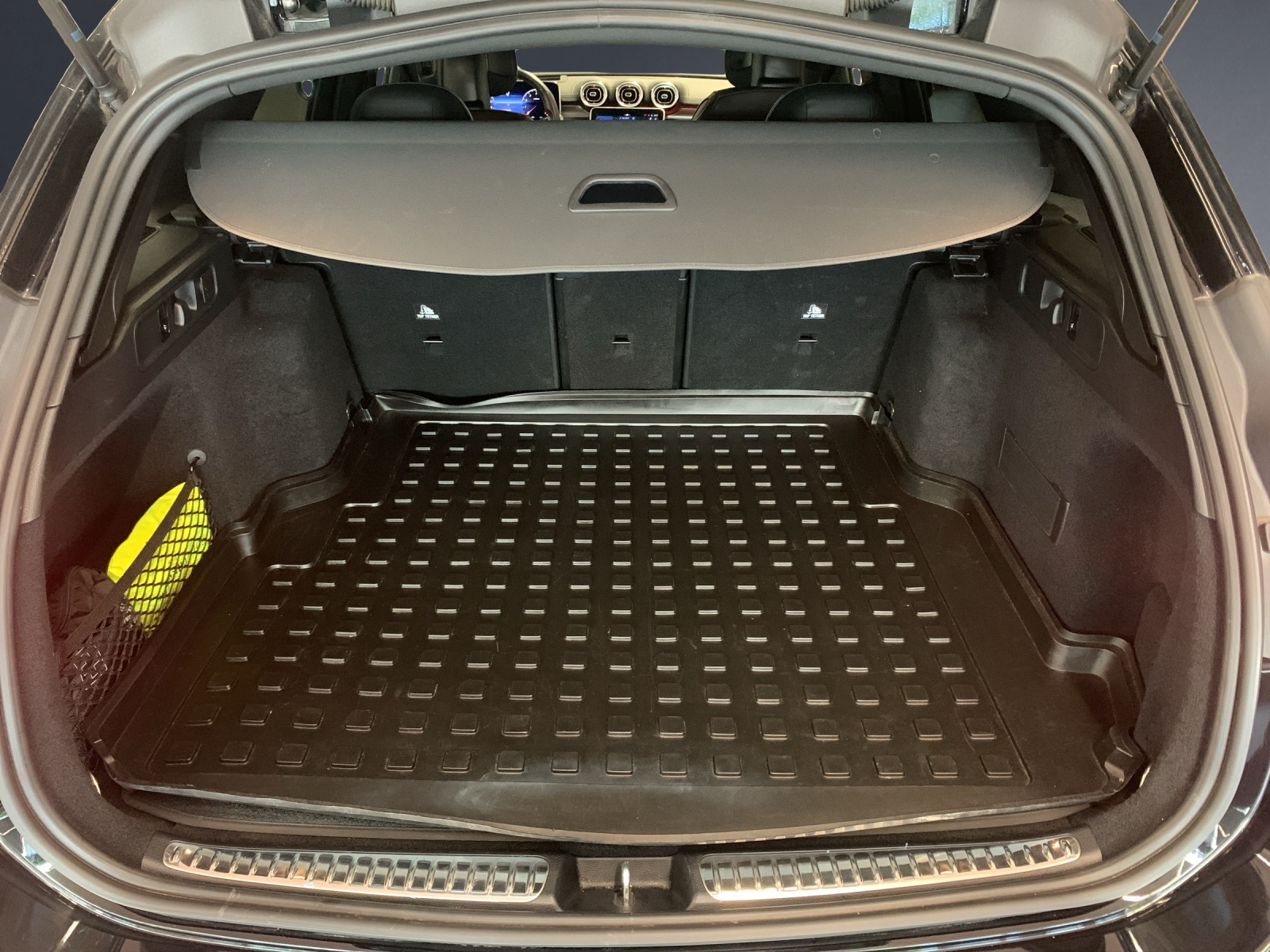 MERCEDES-BENZ C 300 T 4 Matic AMG Line-image-11
