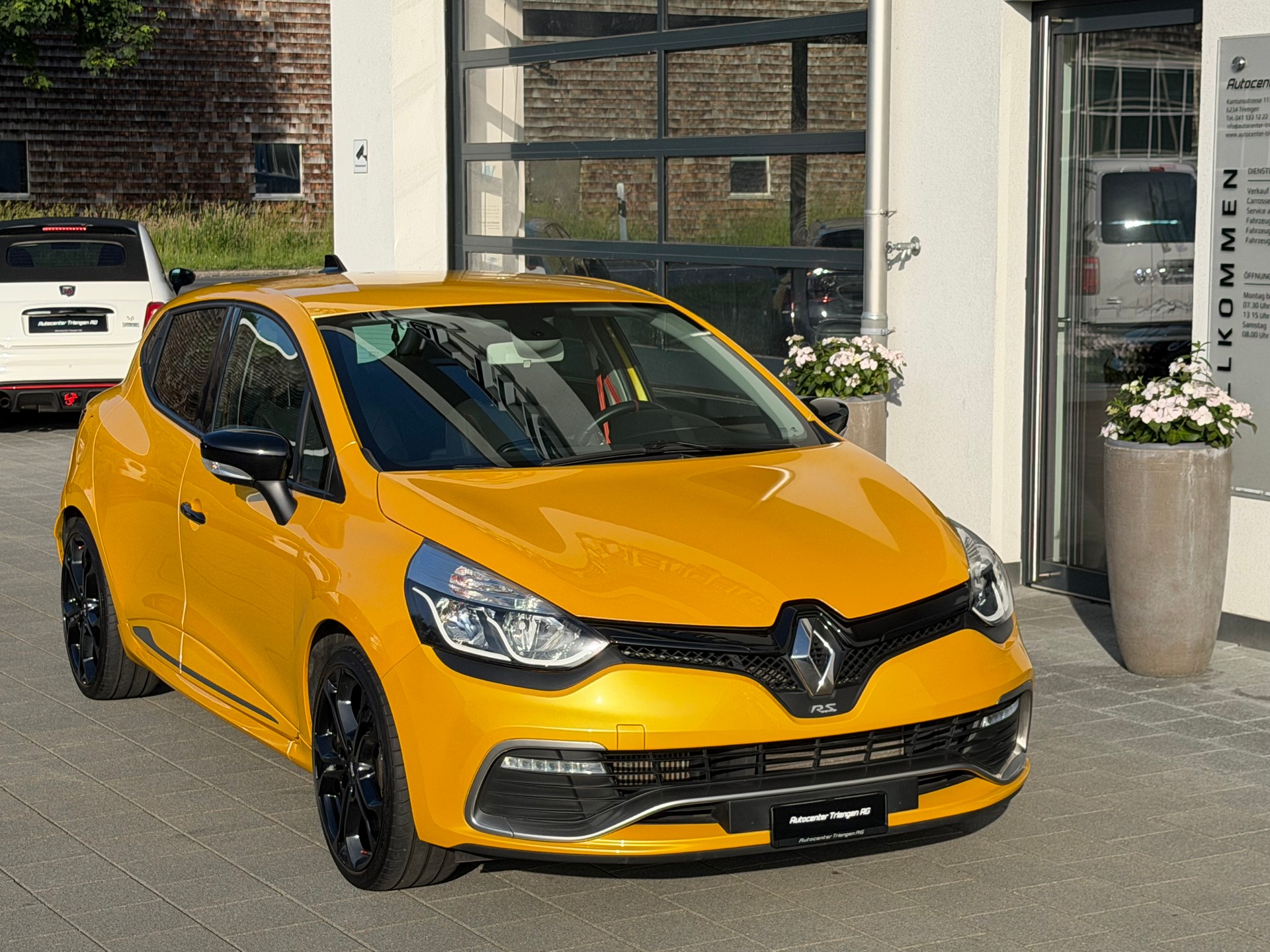 RENAULT Clio 1.6 T RS 200 EDC-image-9