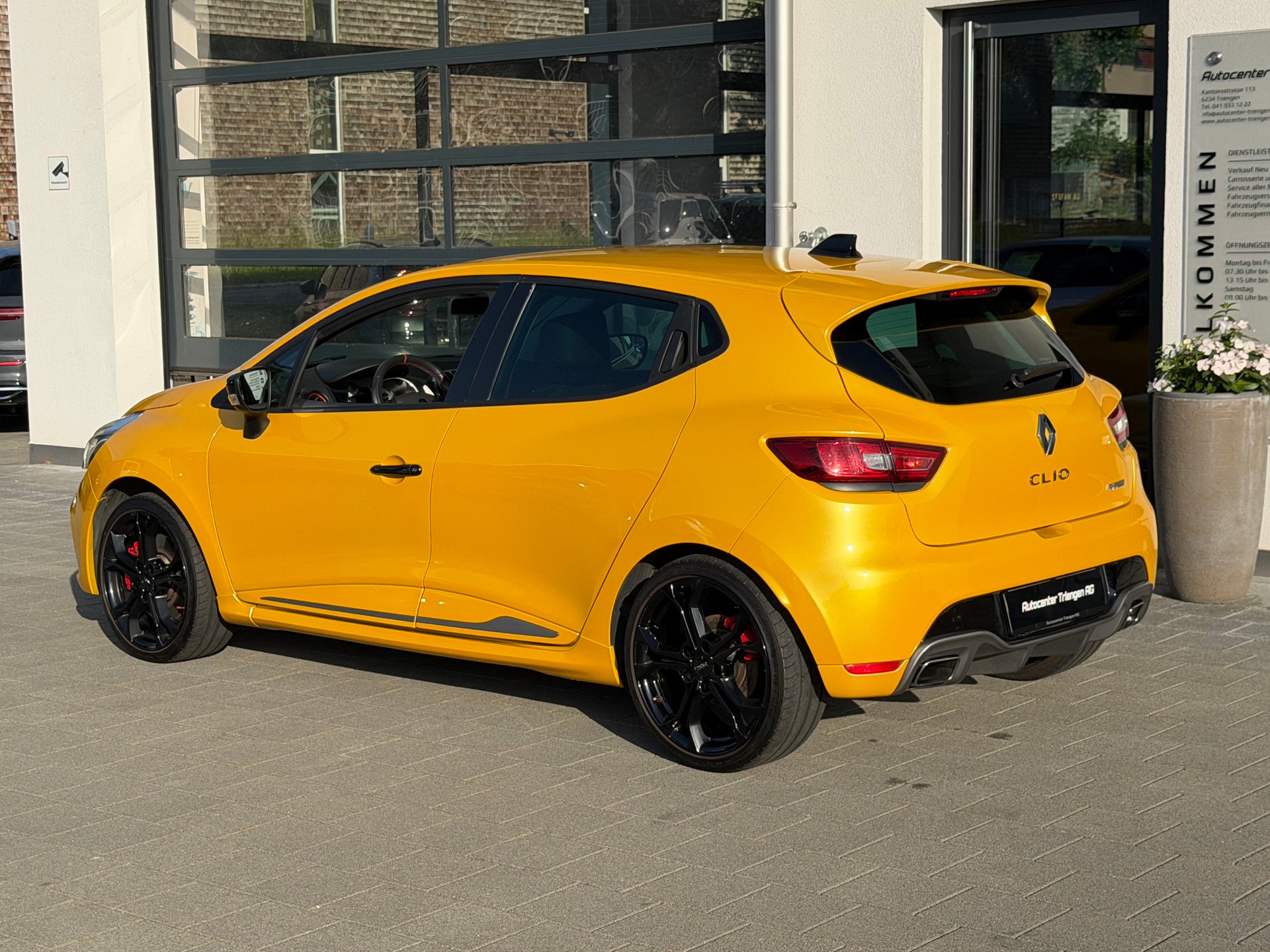 RENAULT Clio 1.6 T RS 200 EDC-image-10