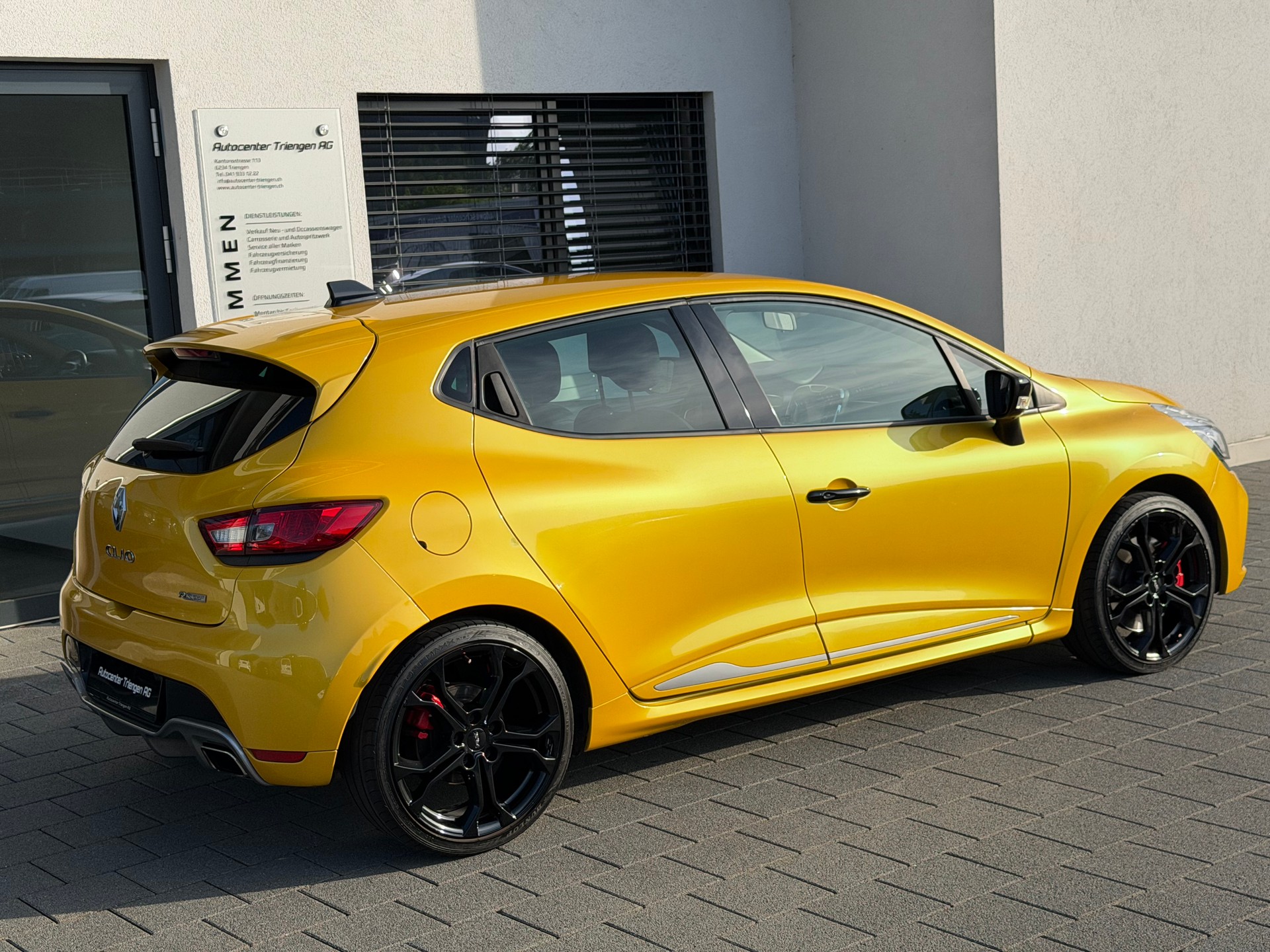 RENAULT Clio 1.6 T RS 200 EDC-image-11