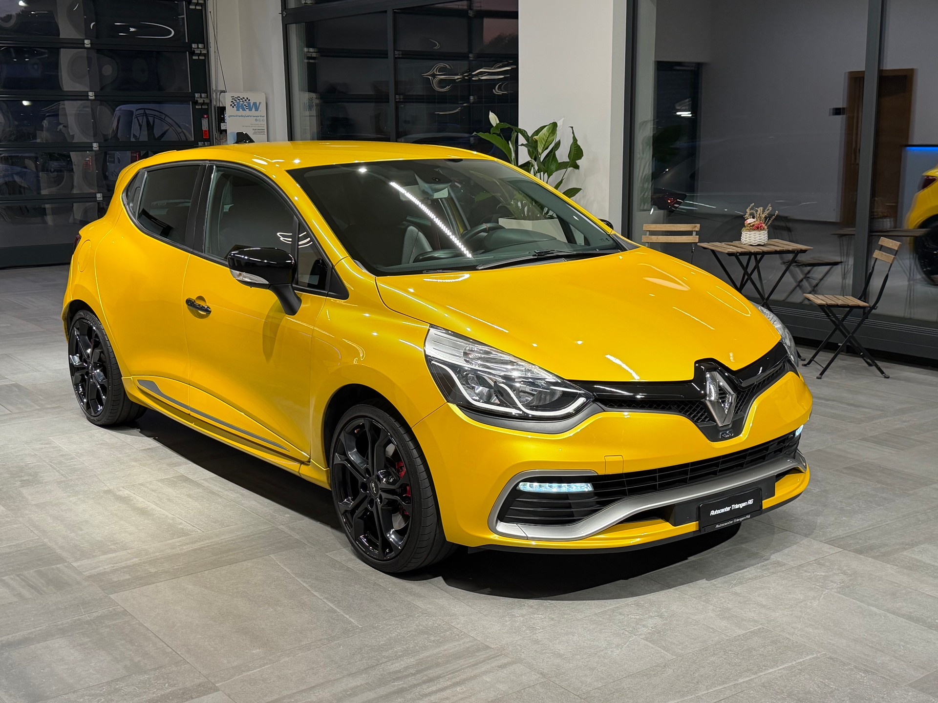 RENAULT Clio 1.6 T RS 200 EDC-image-8
