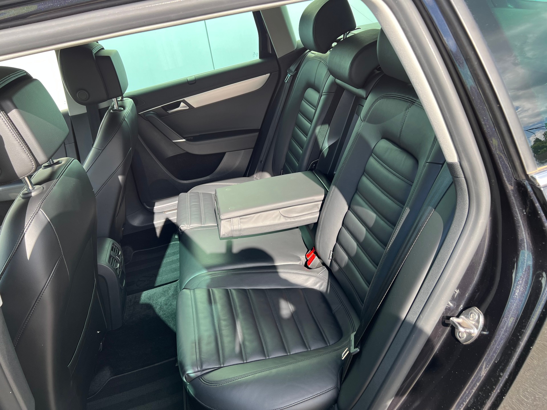 VW Passat Variant 2.0 TSI Highline DSG-image-7